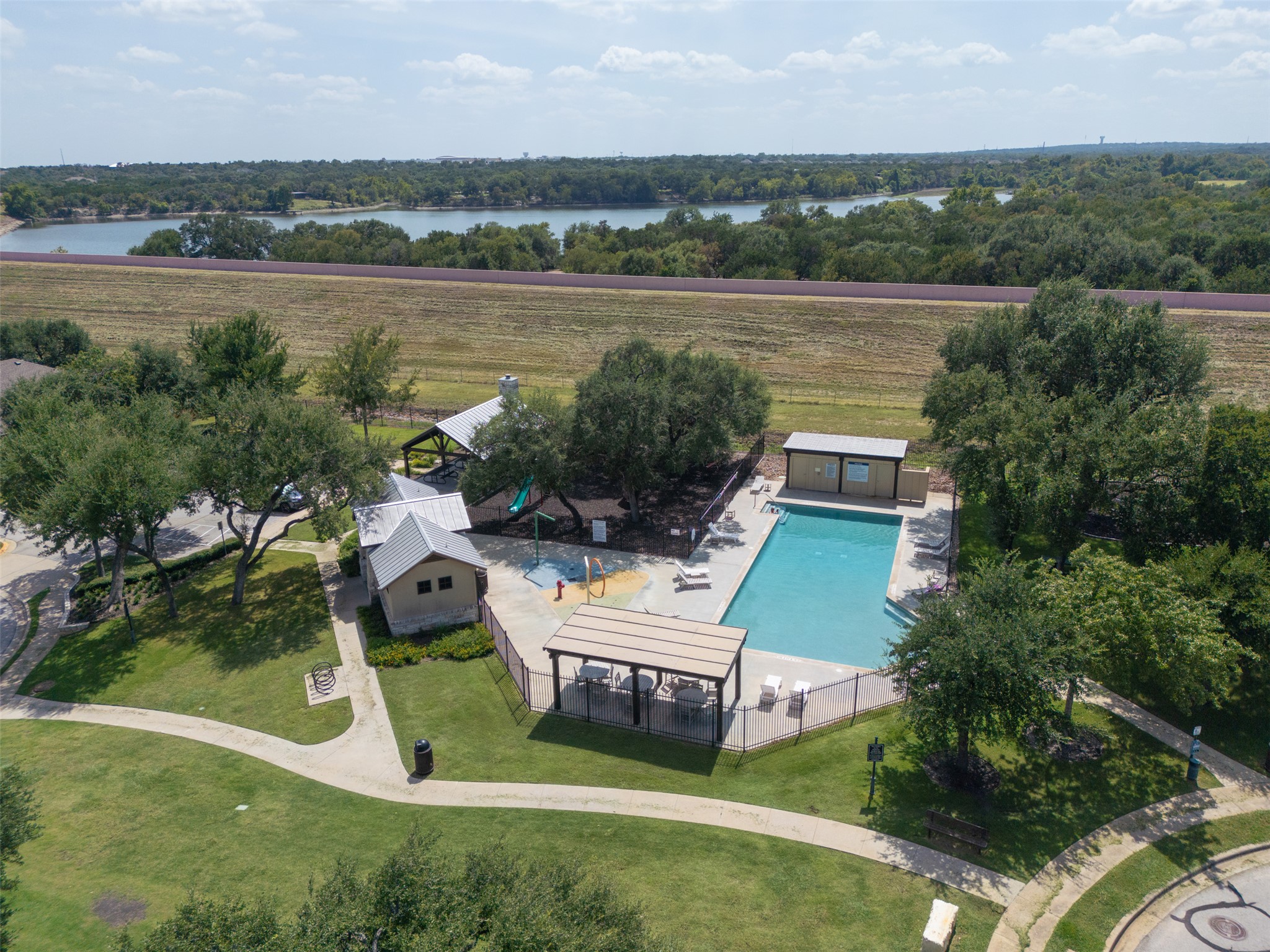 main property photo 35
