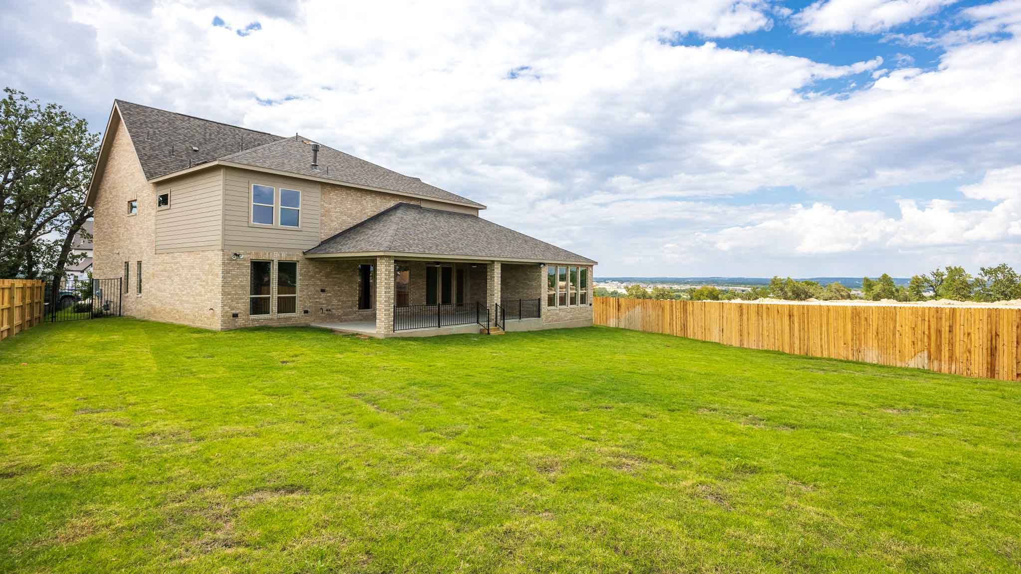 main property photo 11