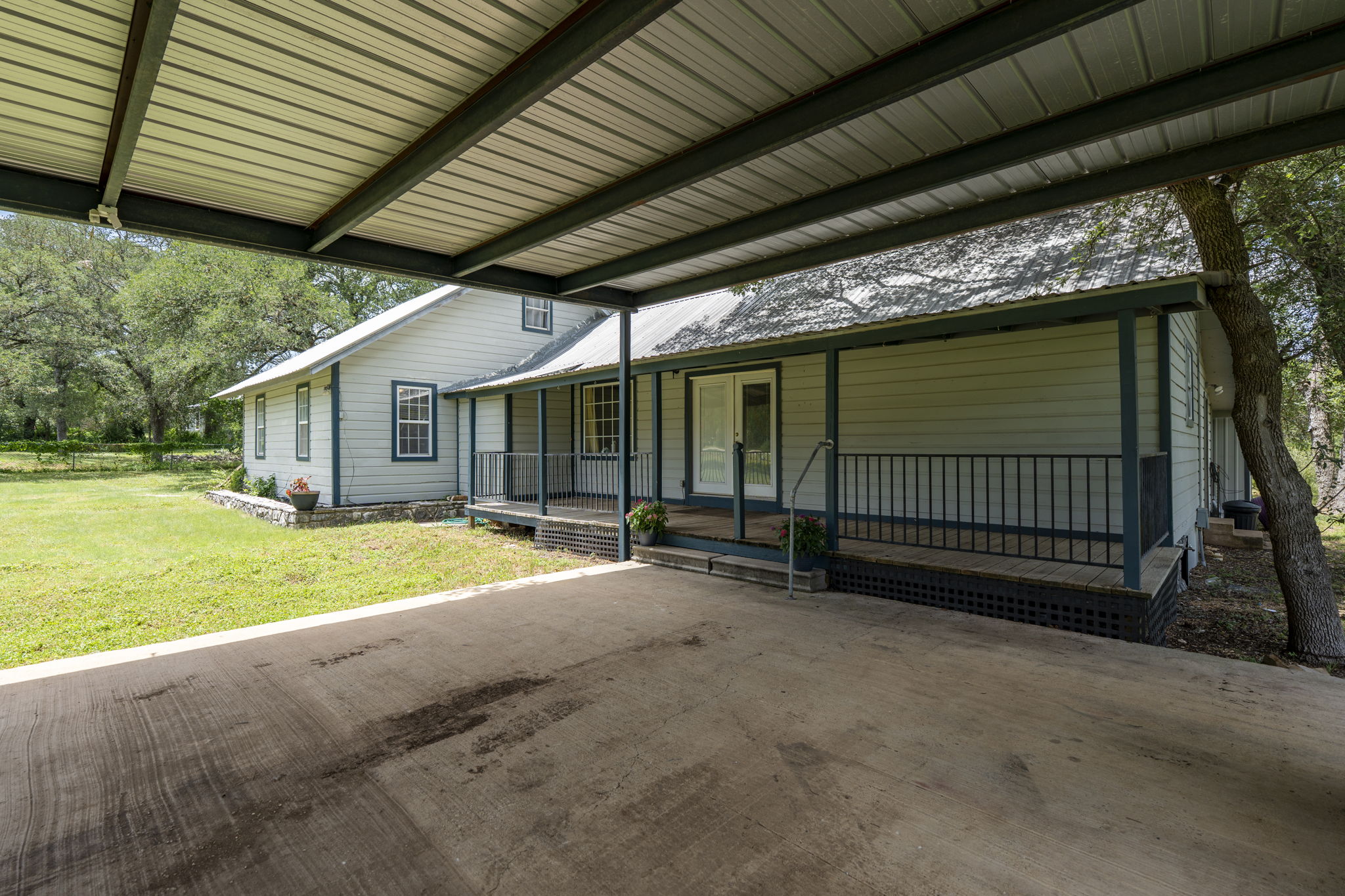 main property photo 35