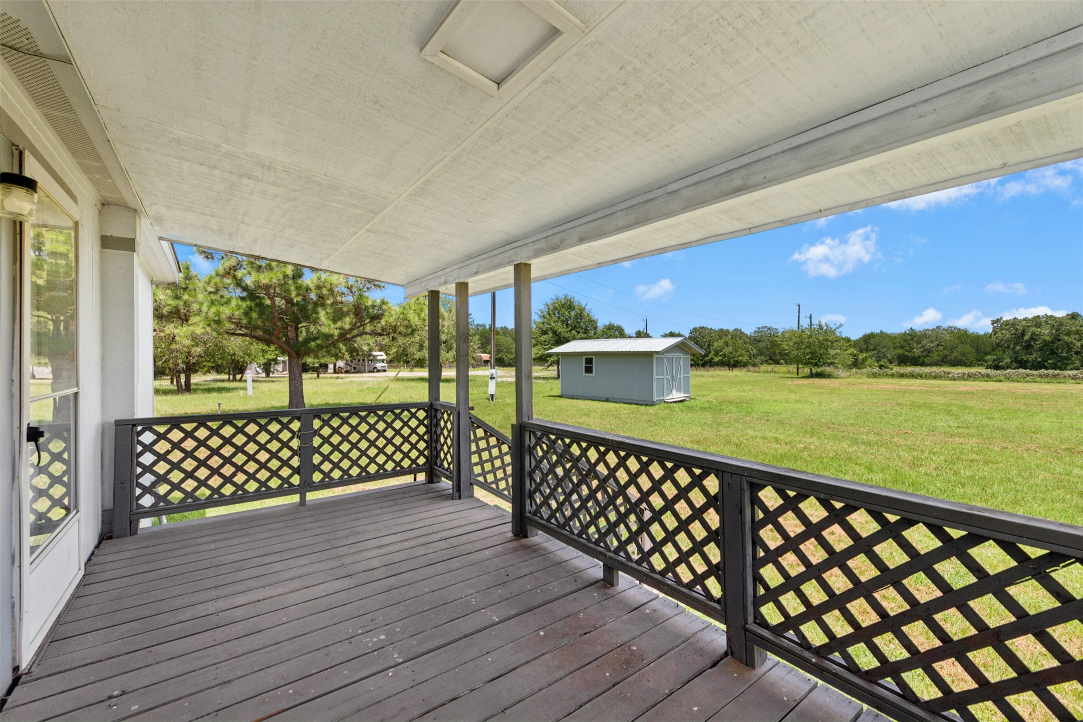 main property photo 23