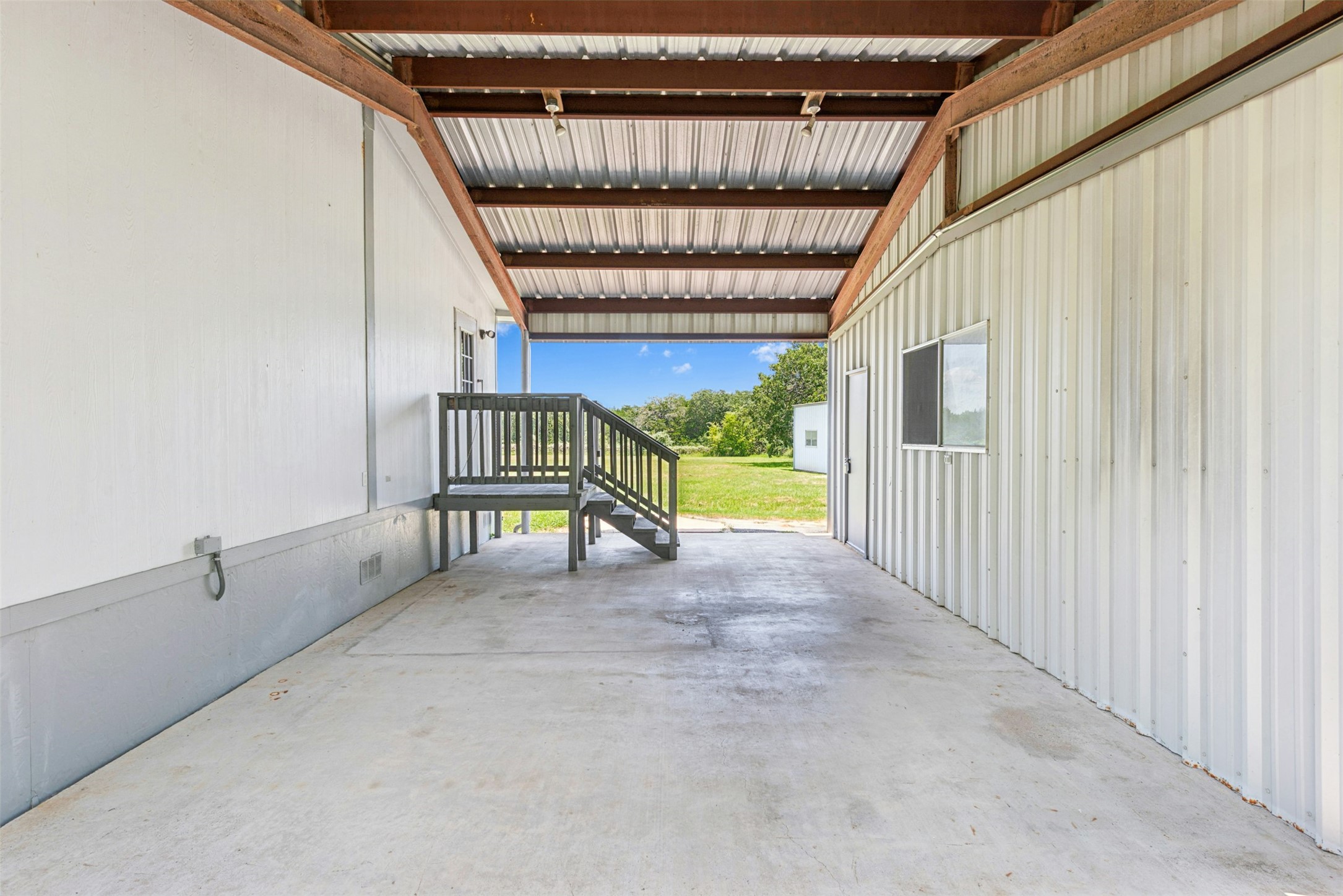 main property photo 24