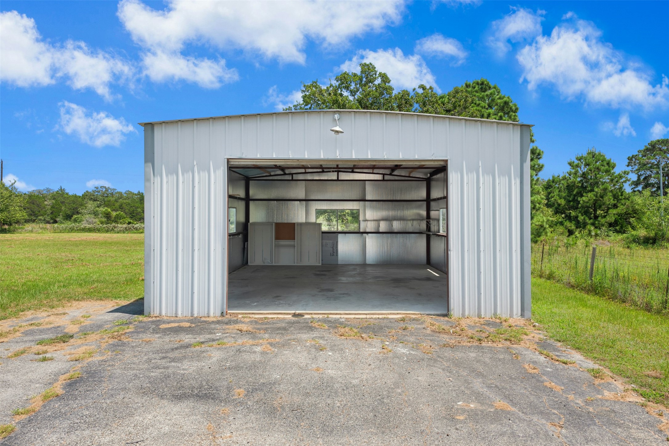 main property photo 25
