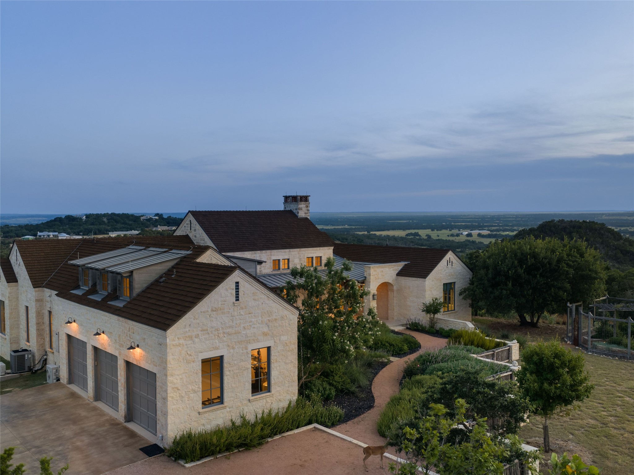 main property photo 39
