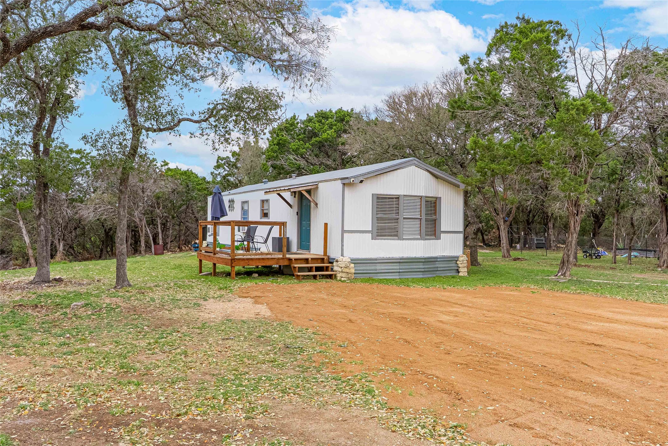 main property photo 31