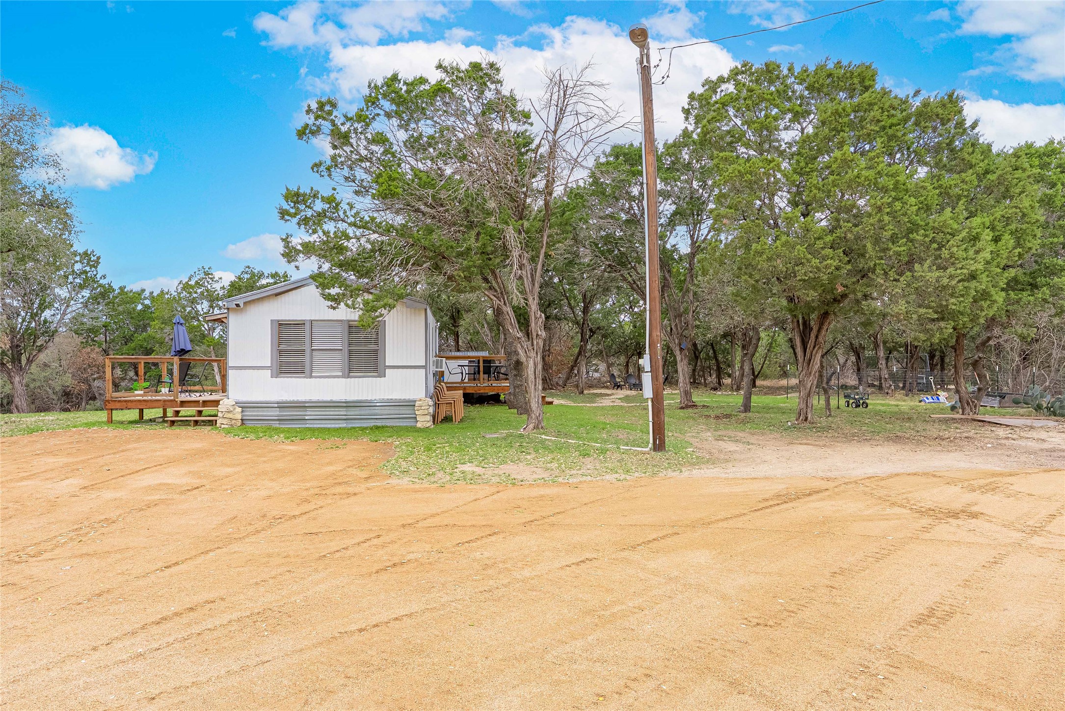 main property photo 32
