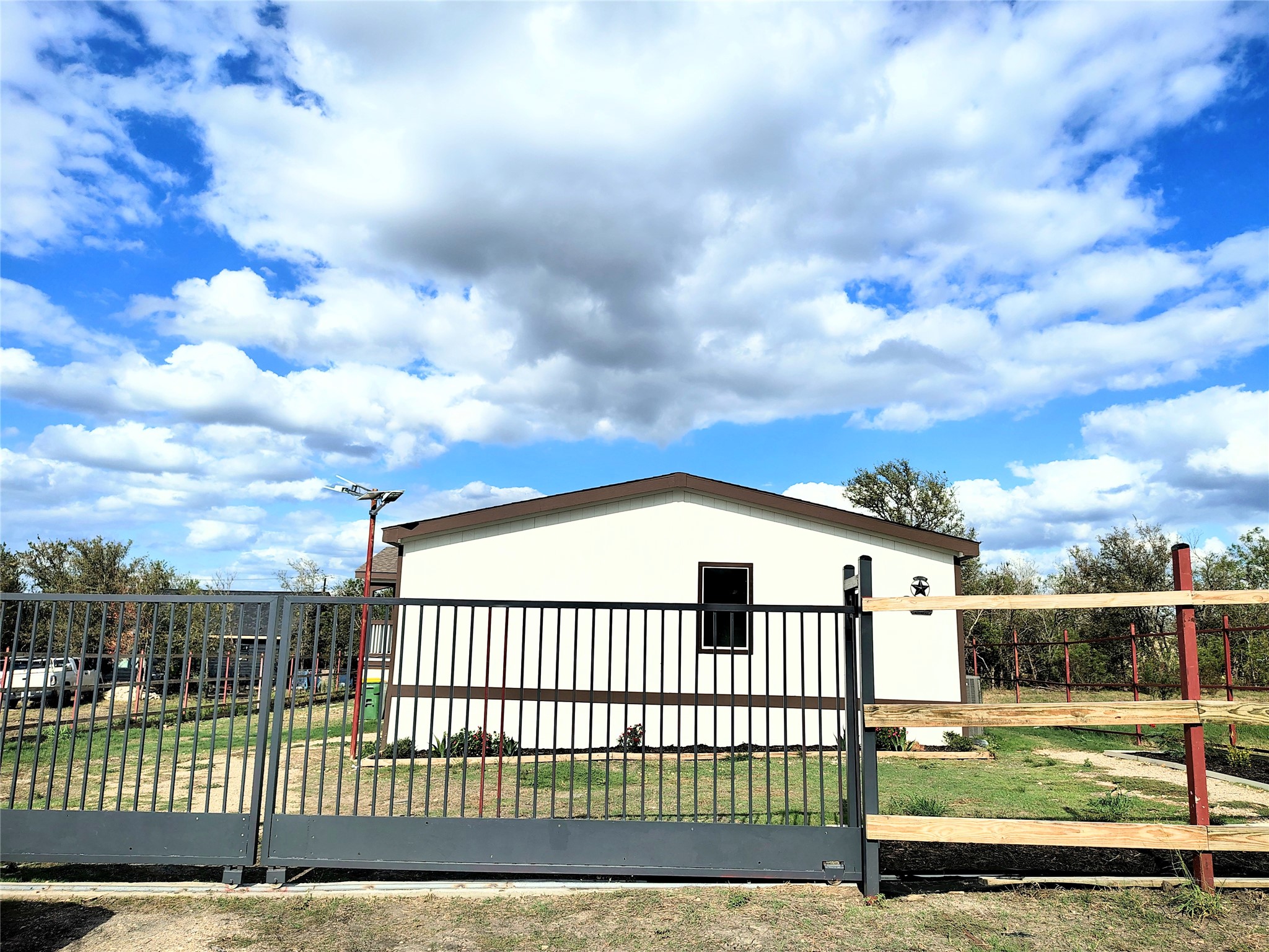main property photo 27