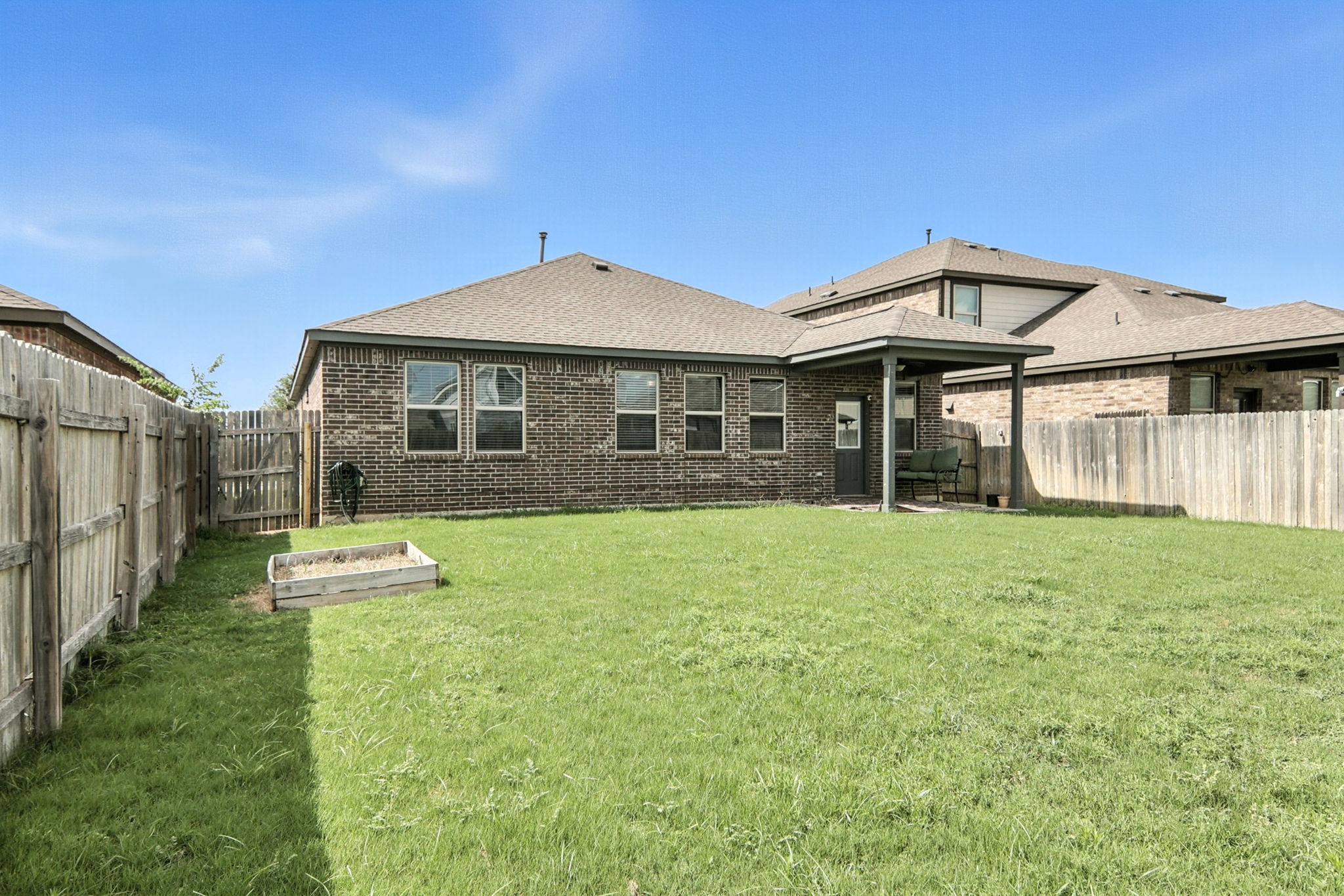 main property photo 23