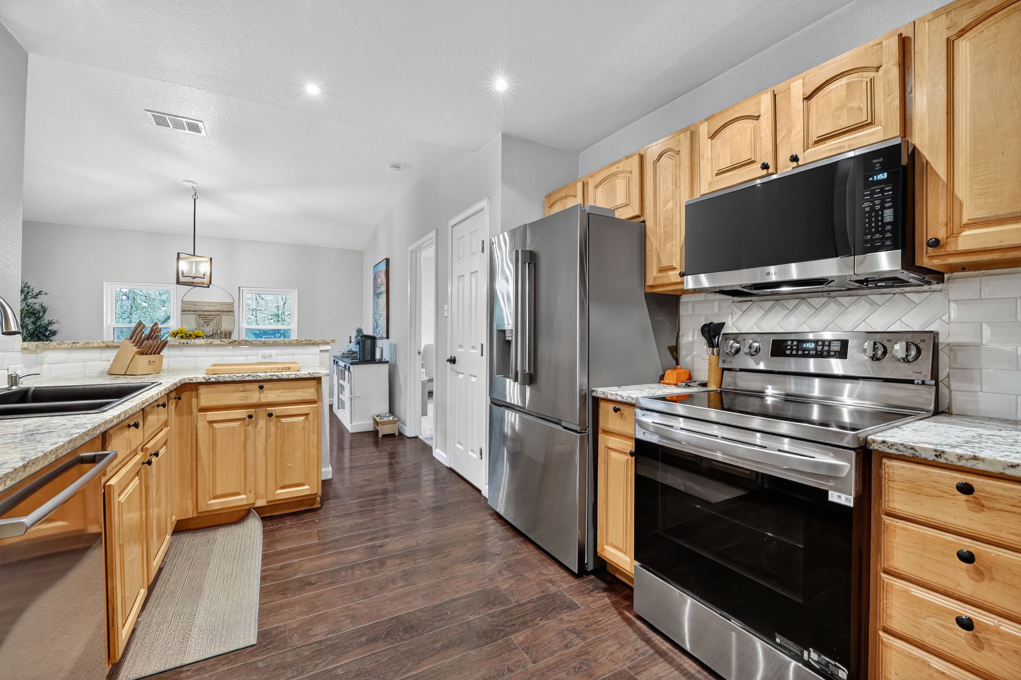 main property photo 7