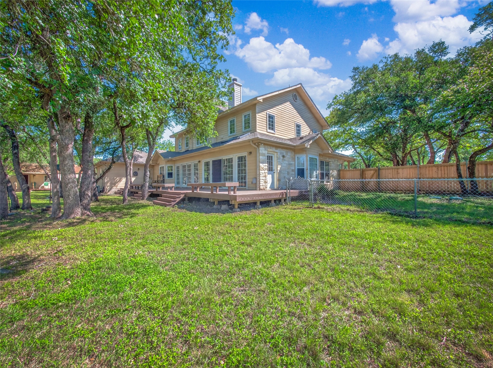 main property photo 32