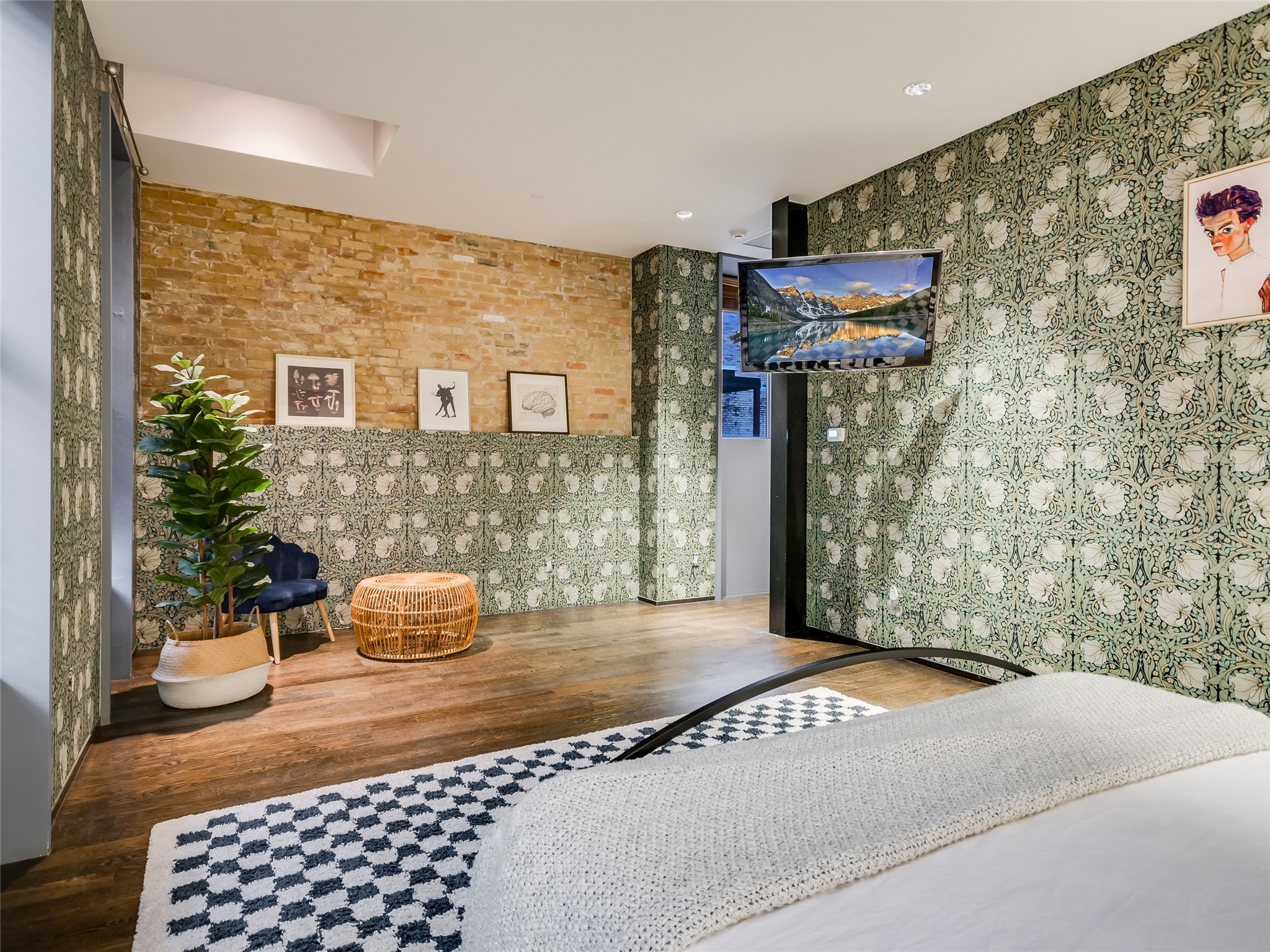 main property photo 21