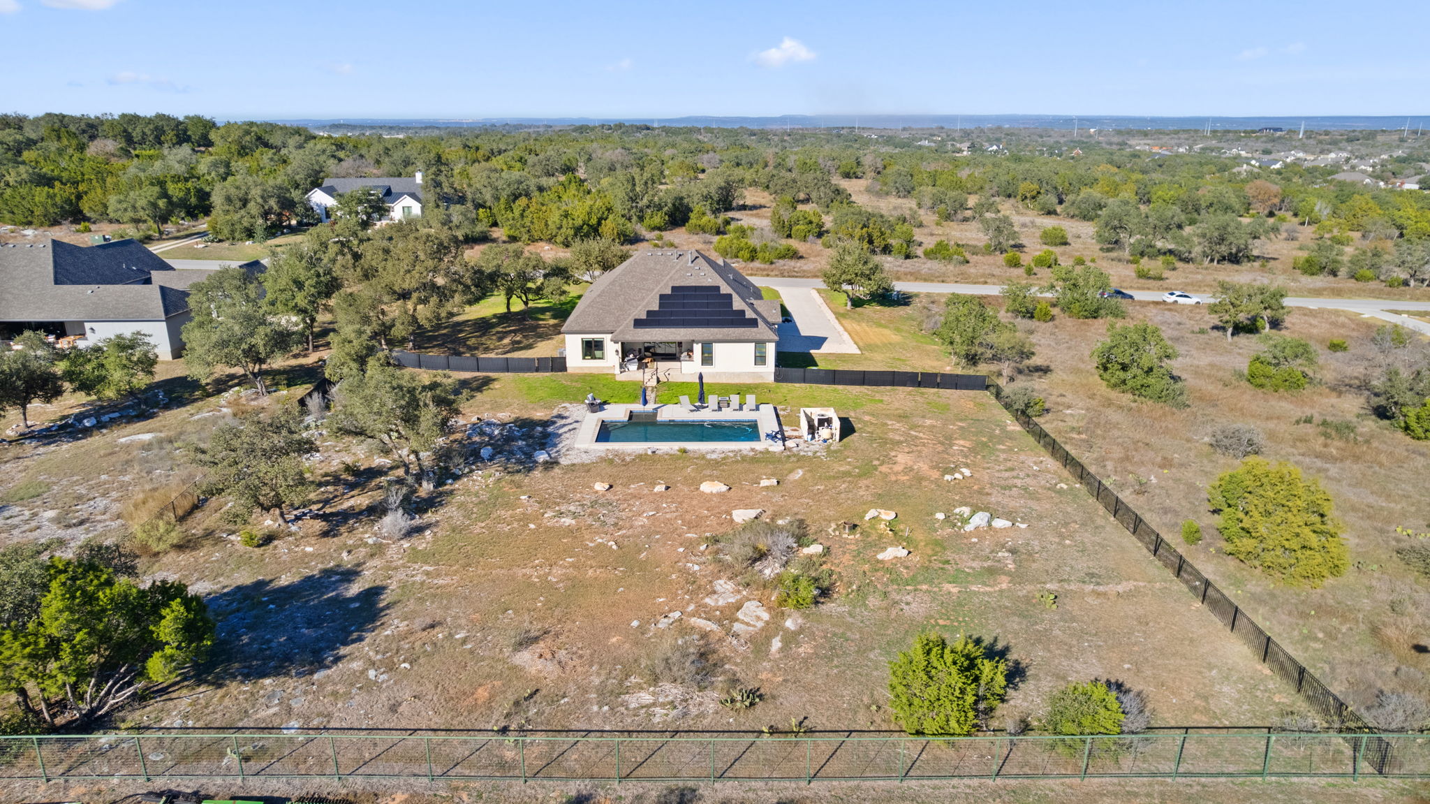 main property photo 28