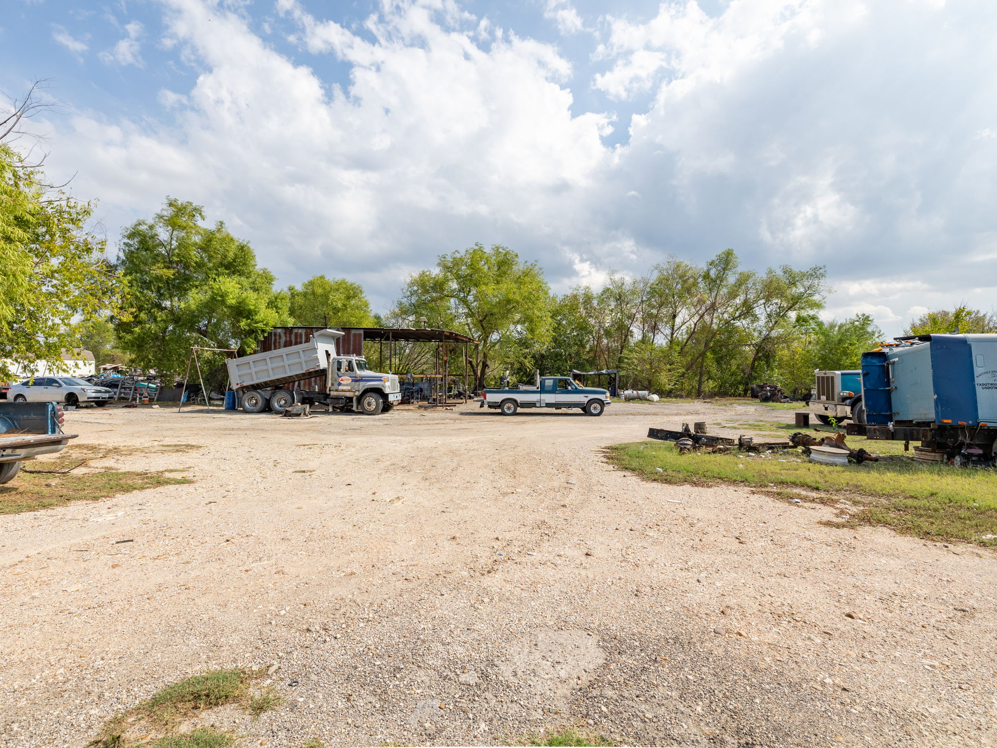 main property photo 23