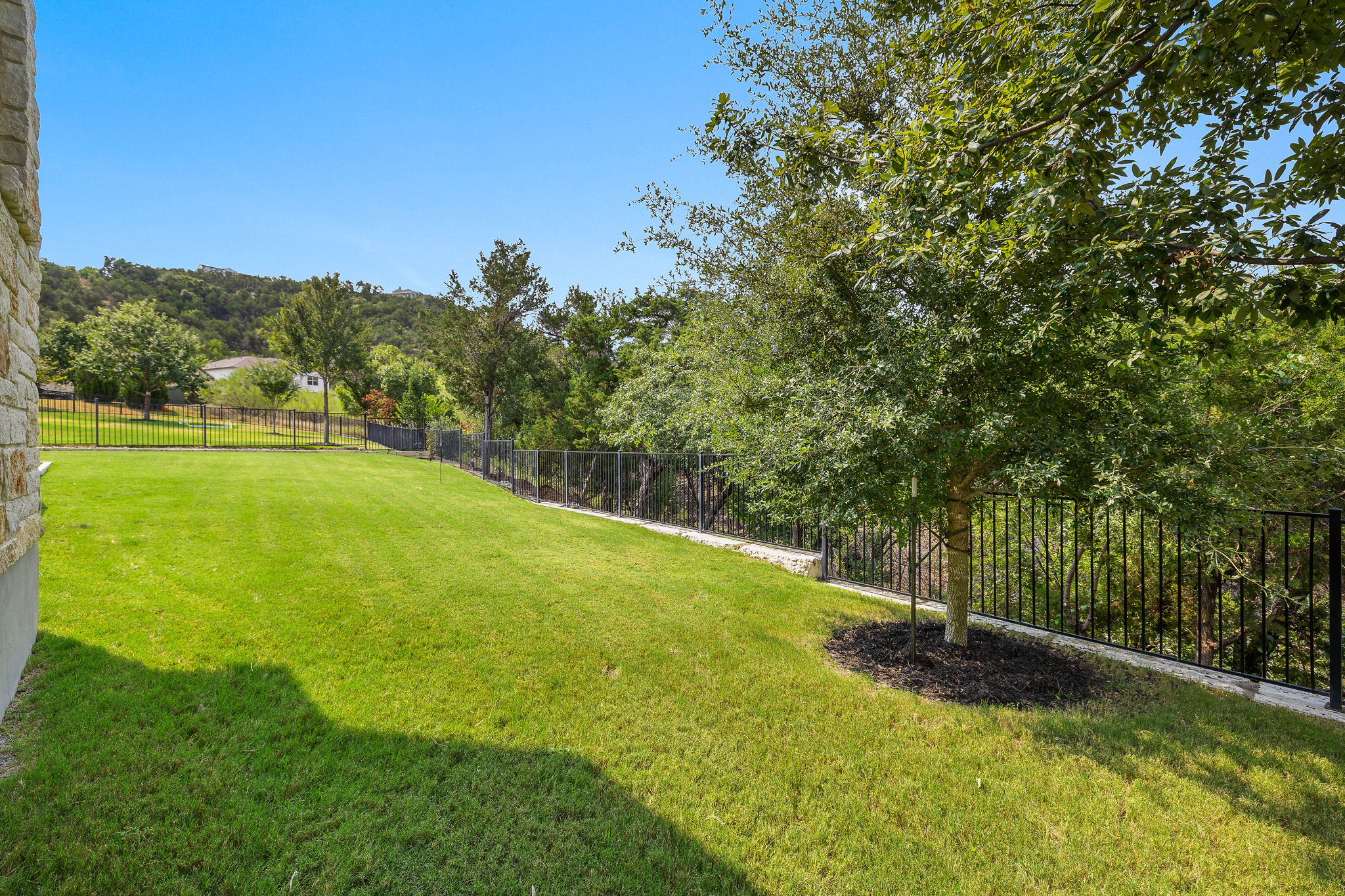 main property photo 31