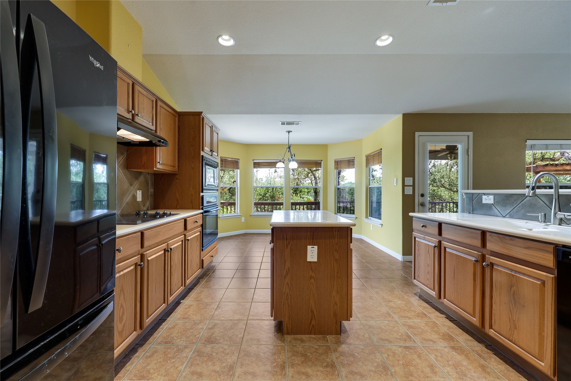 main property photo 10