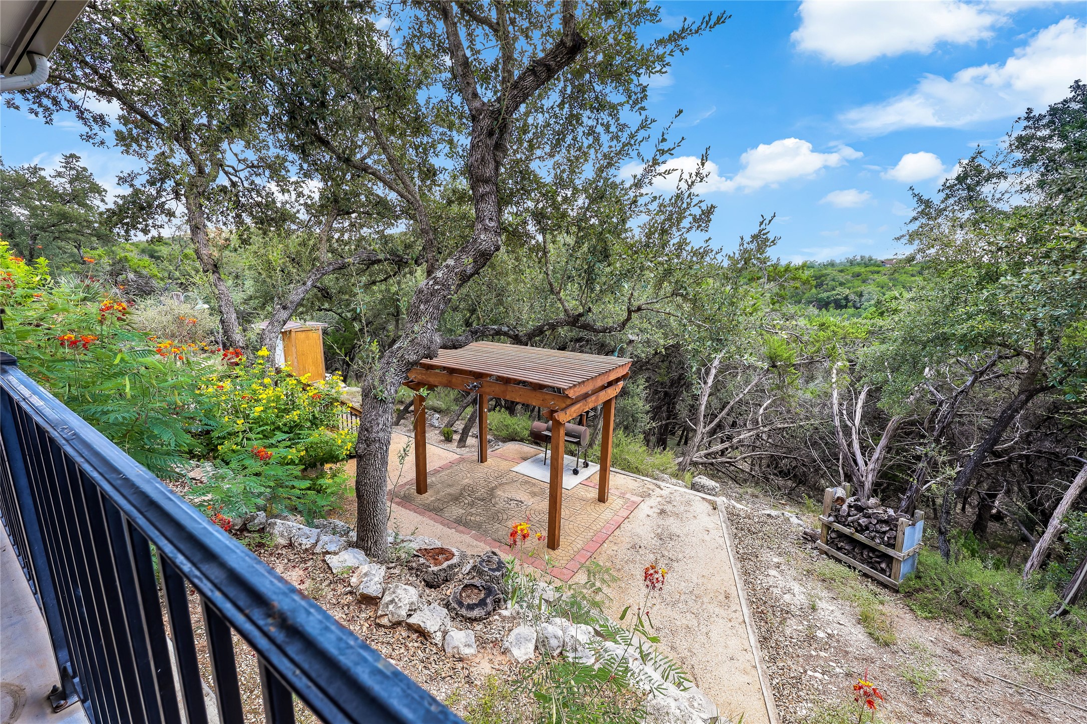 main property photo 27
