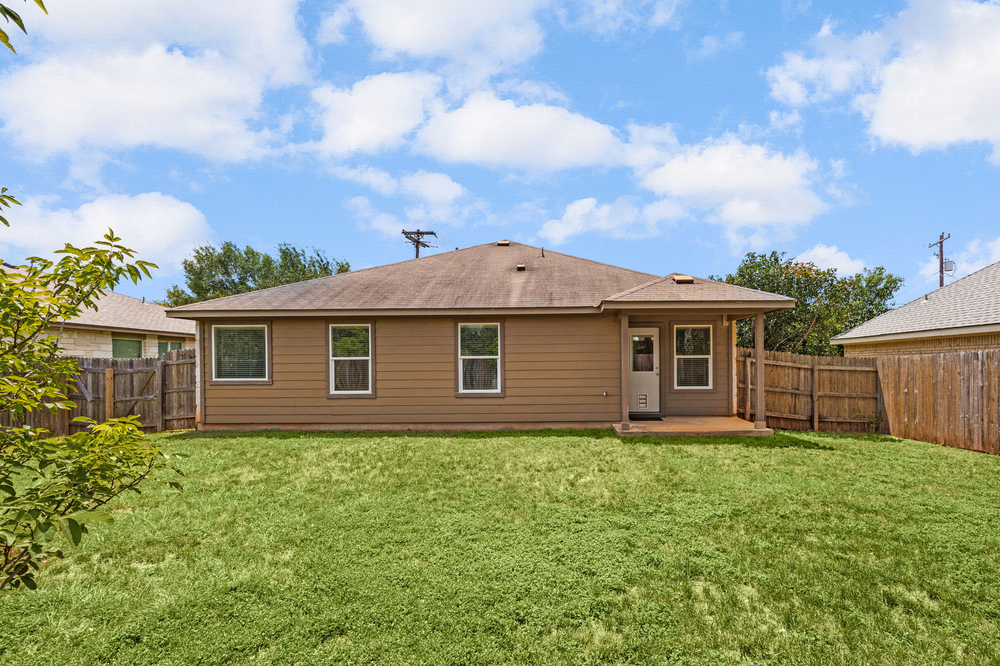main property photo 23