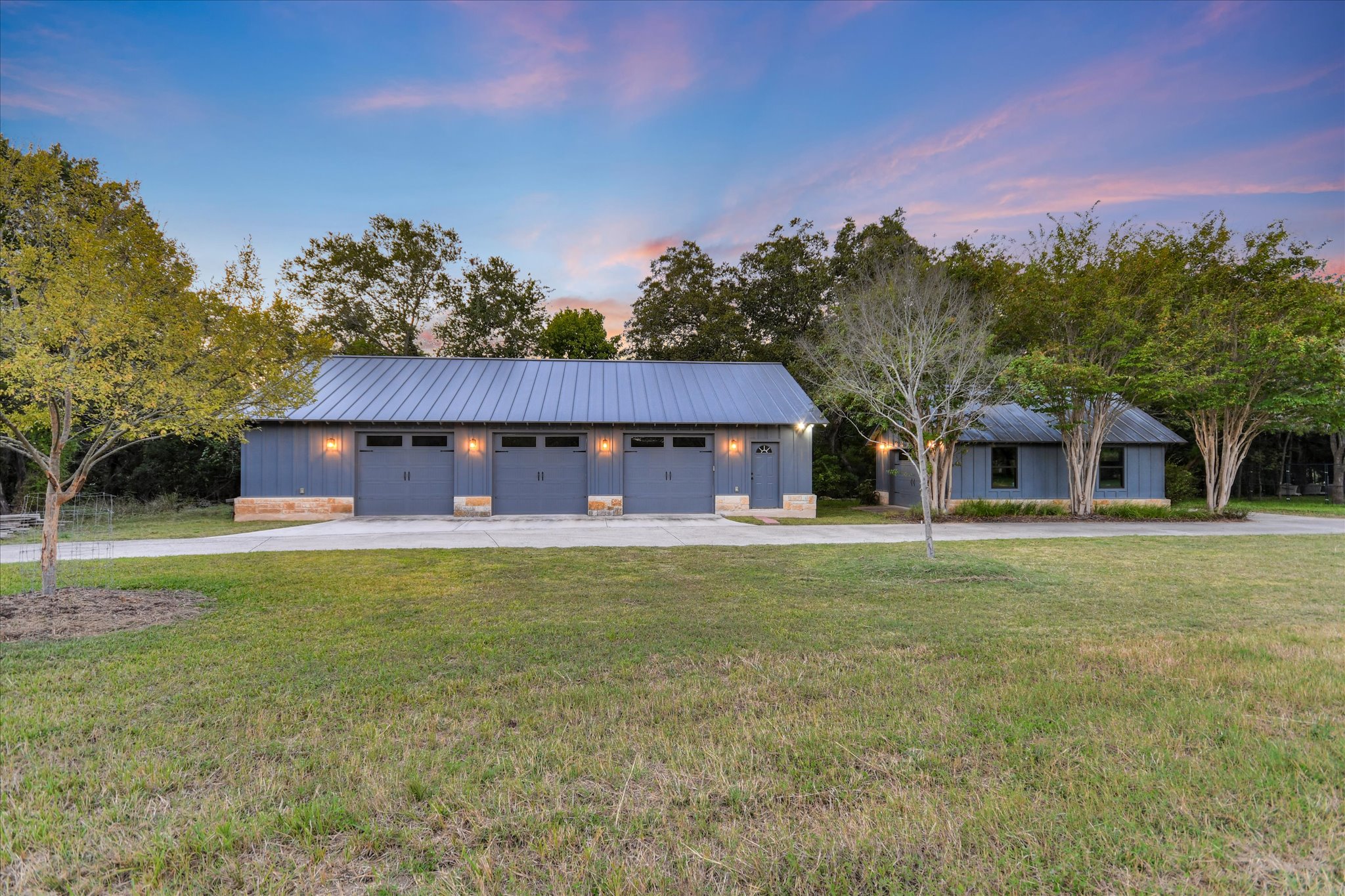 main property photo 34