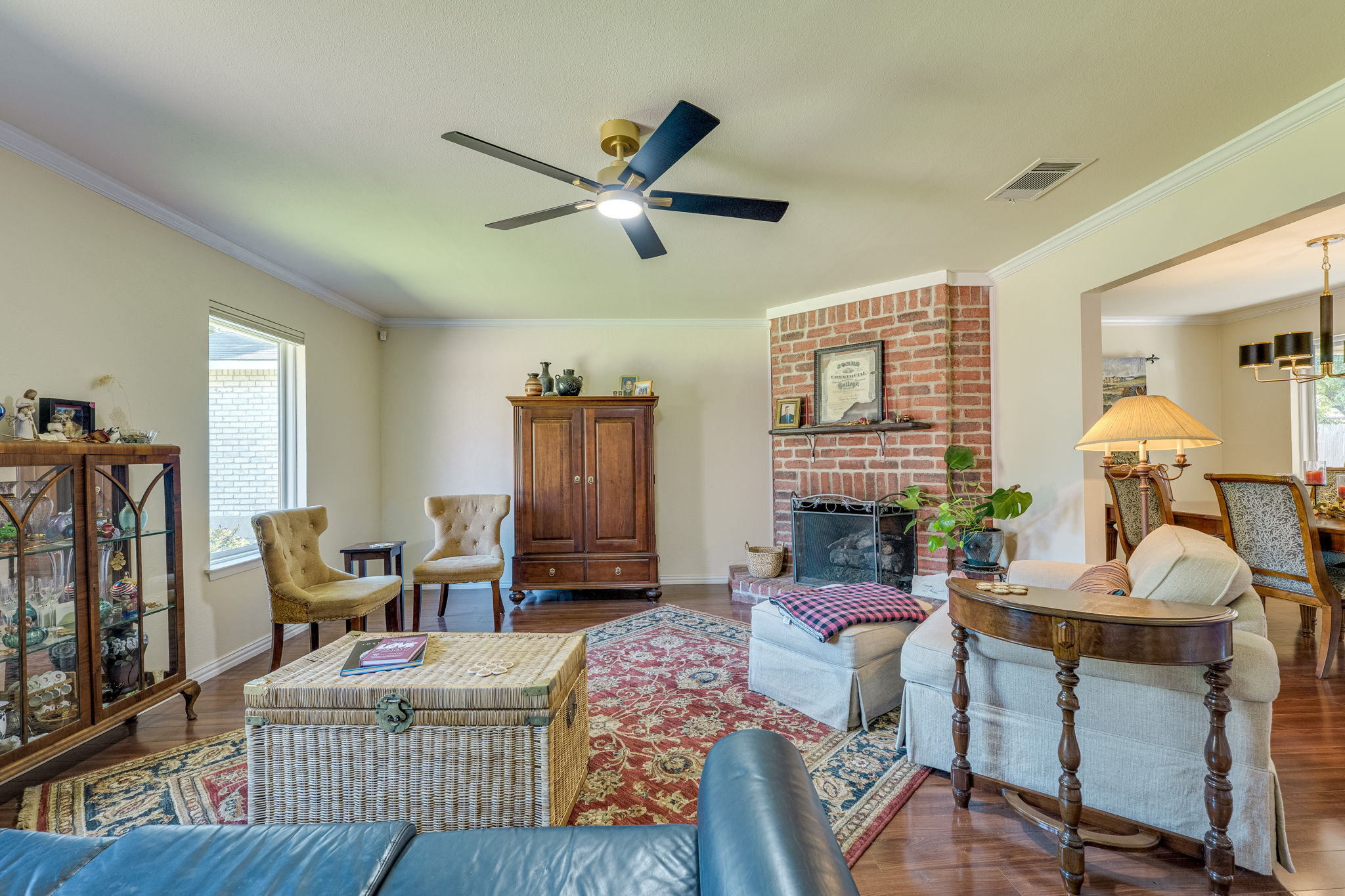 main property photo 5