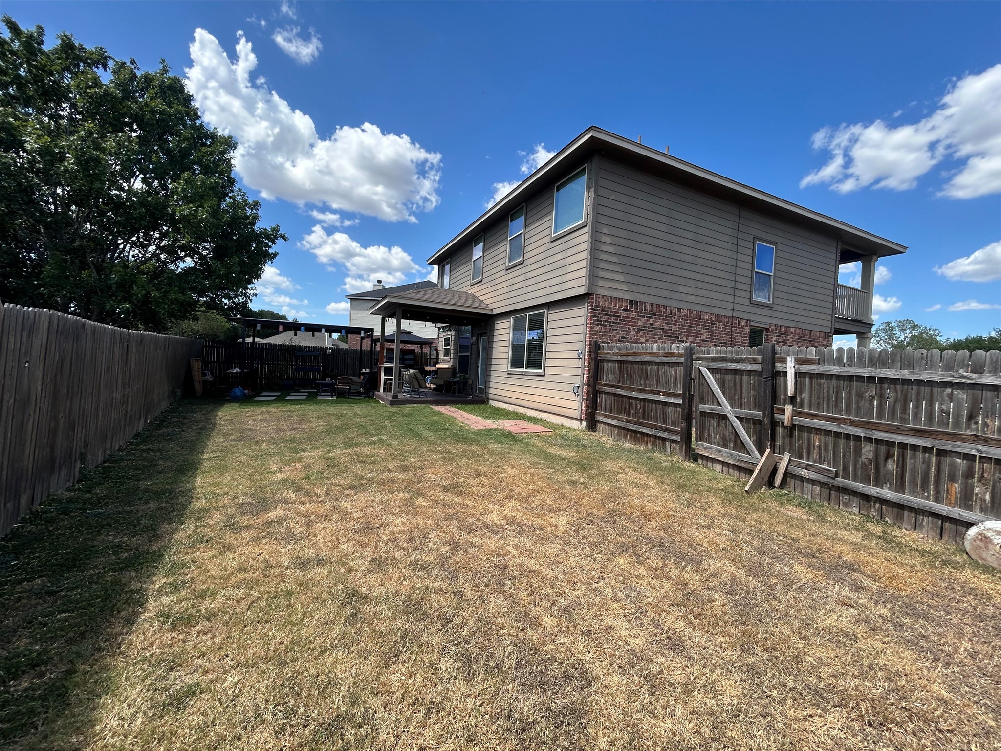 main property photo 18