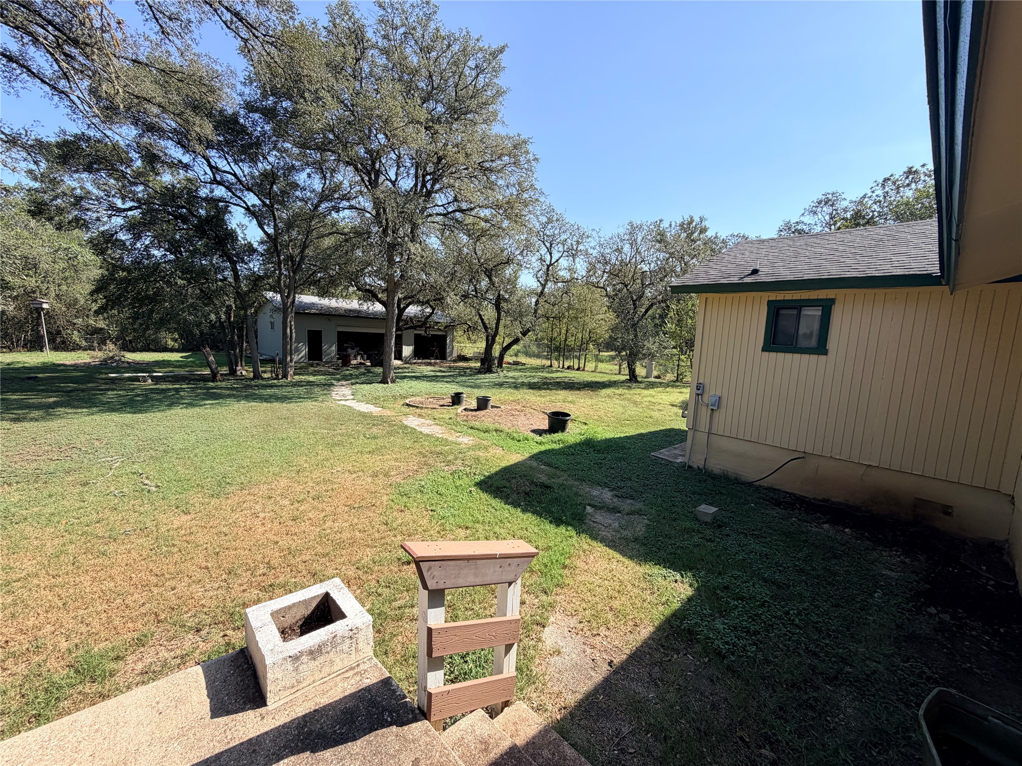 main property photo 23