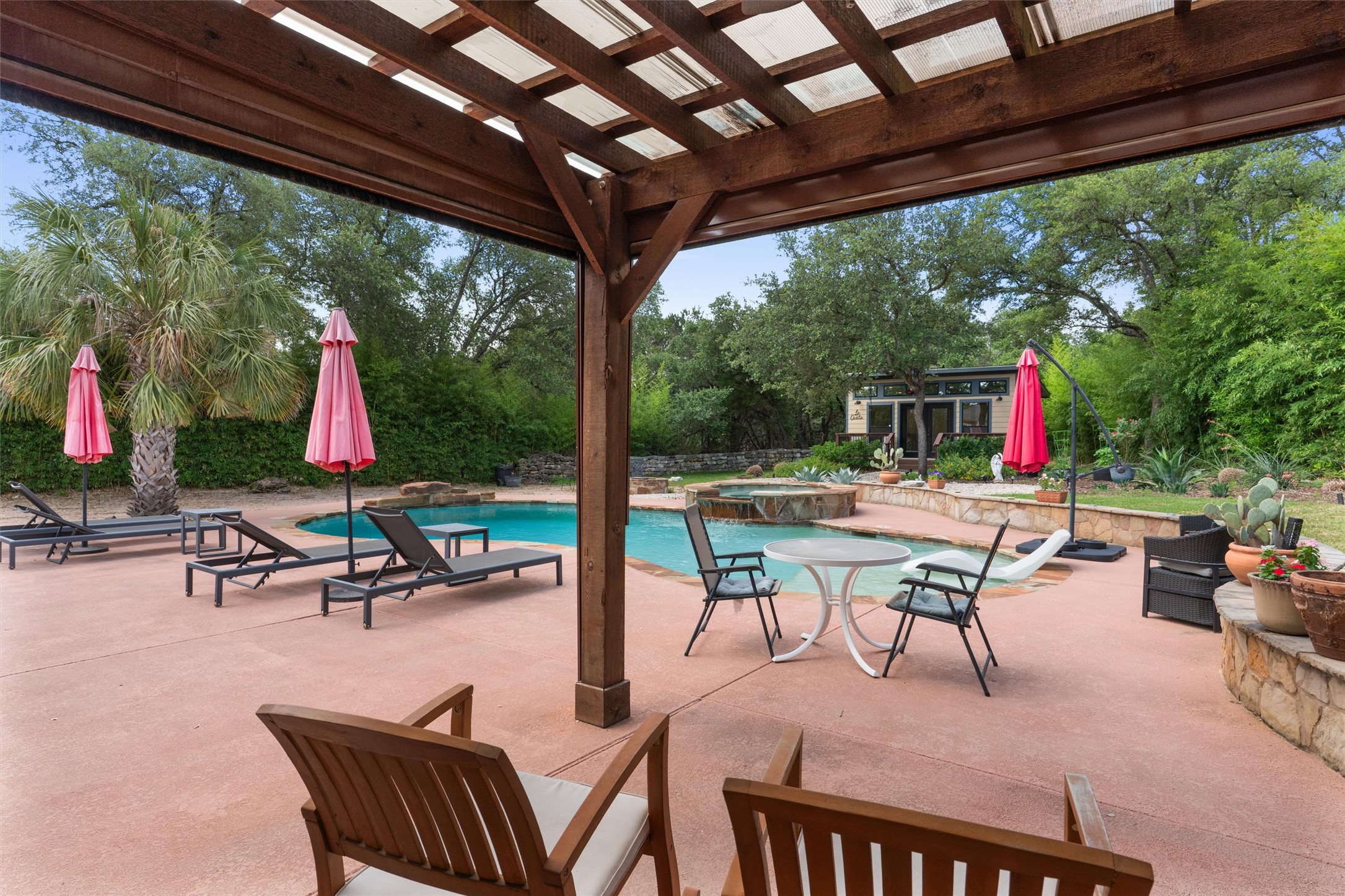main property photo 27