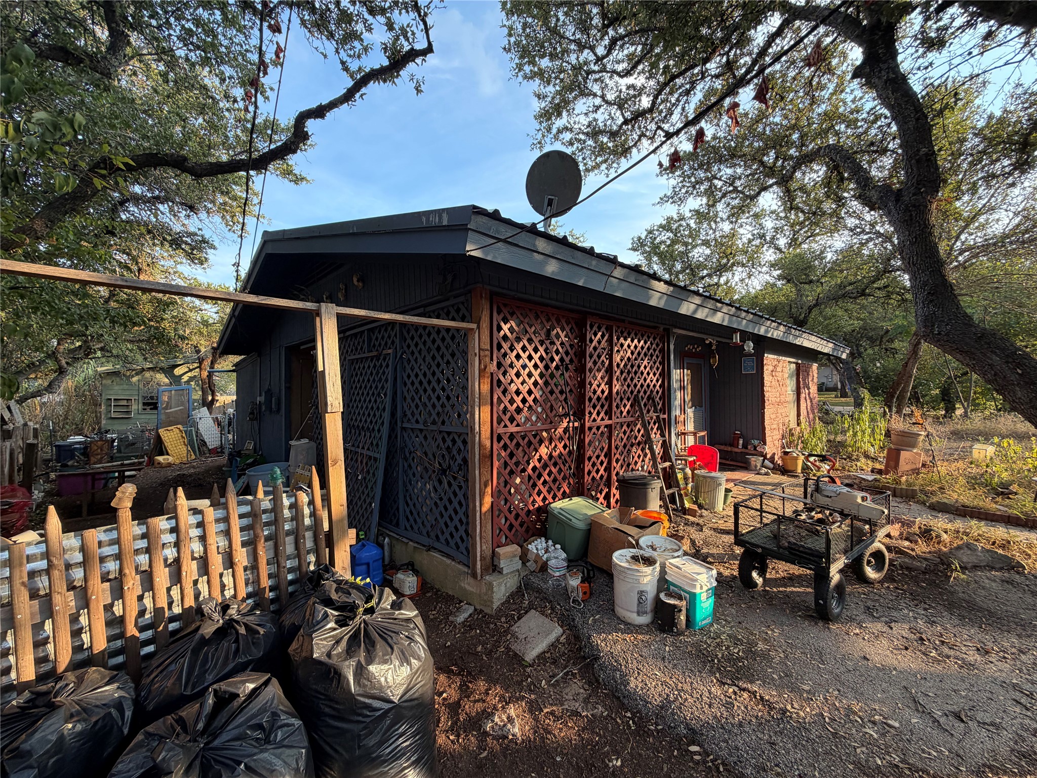main property photo 28