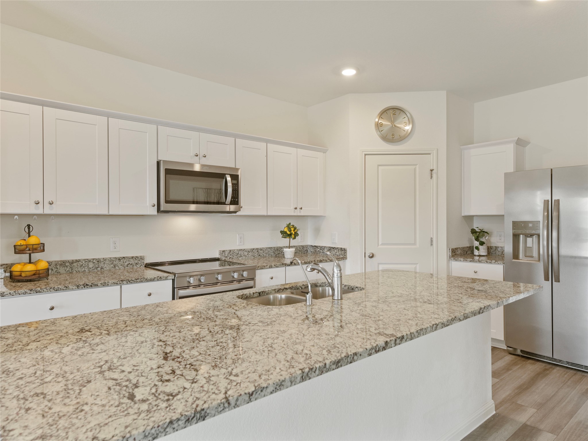 main property photo 7