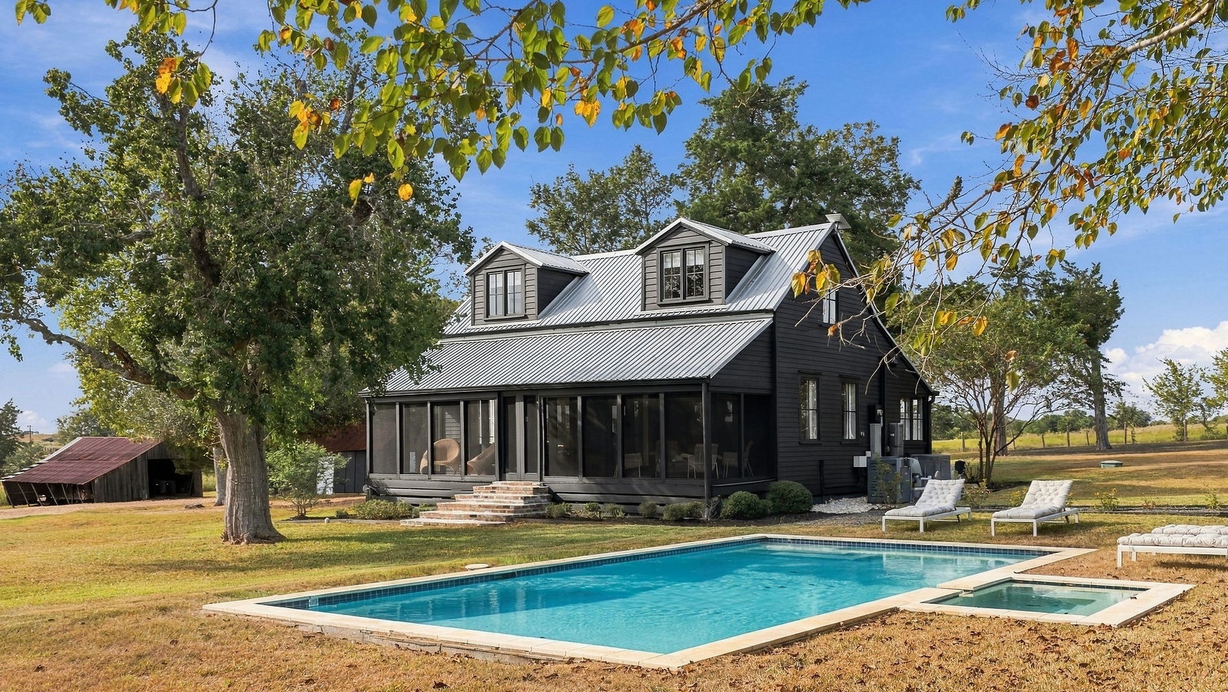 main property photo 25