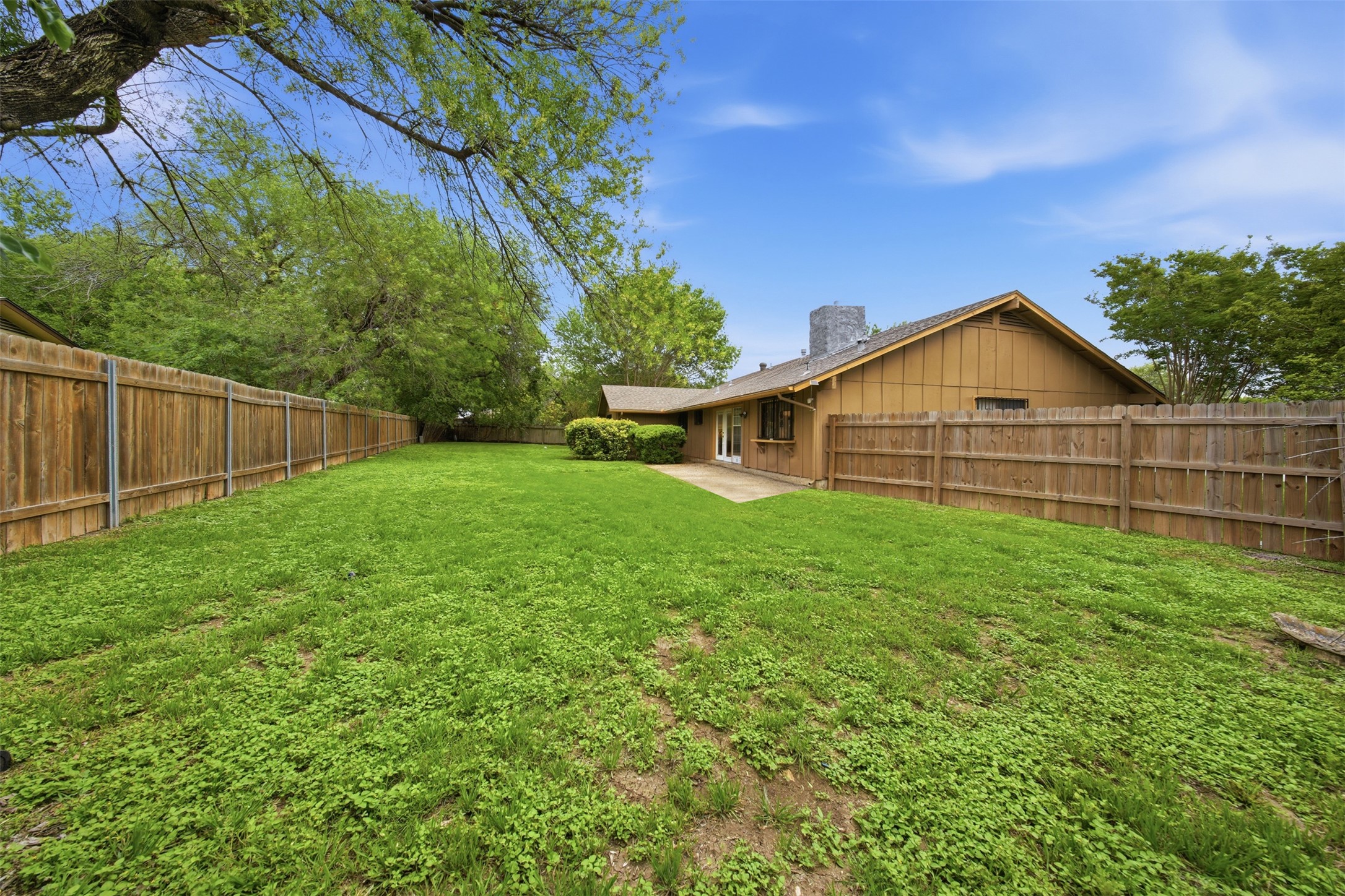 main property photo 25