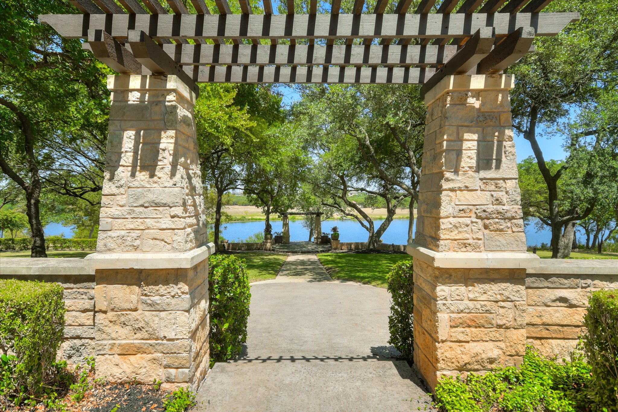 main property photo 23