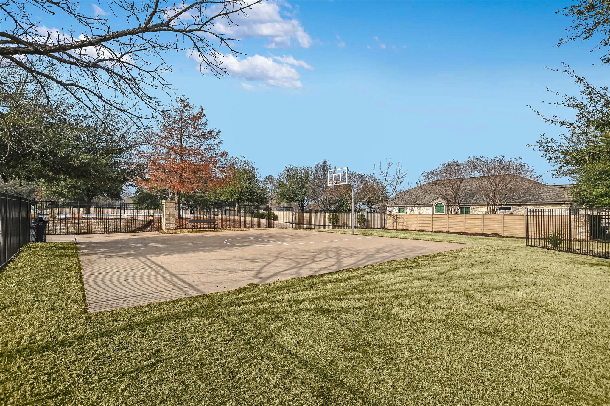 main property photo 29
