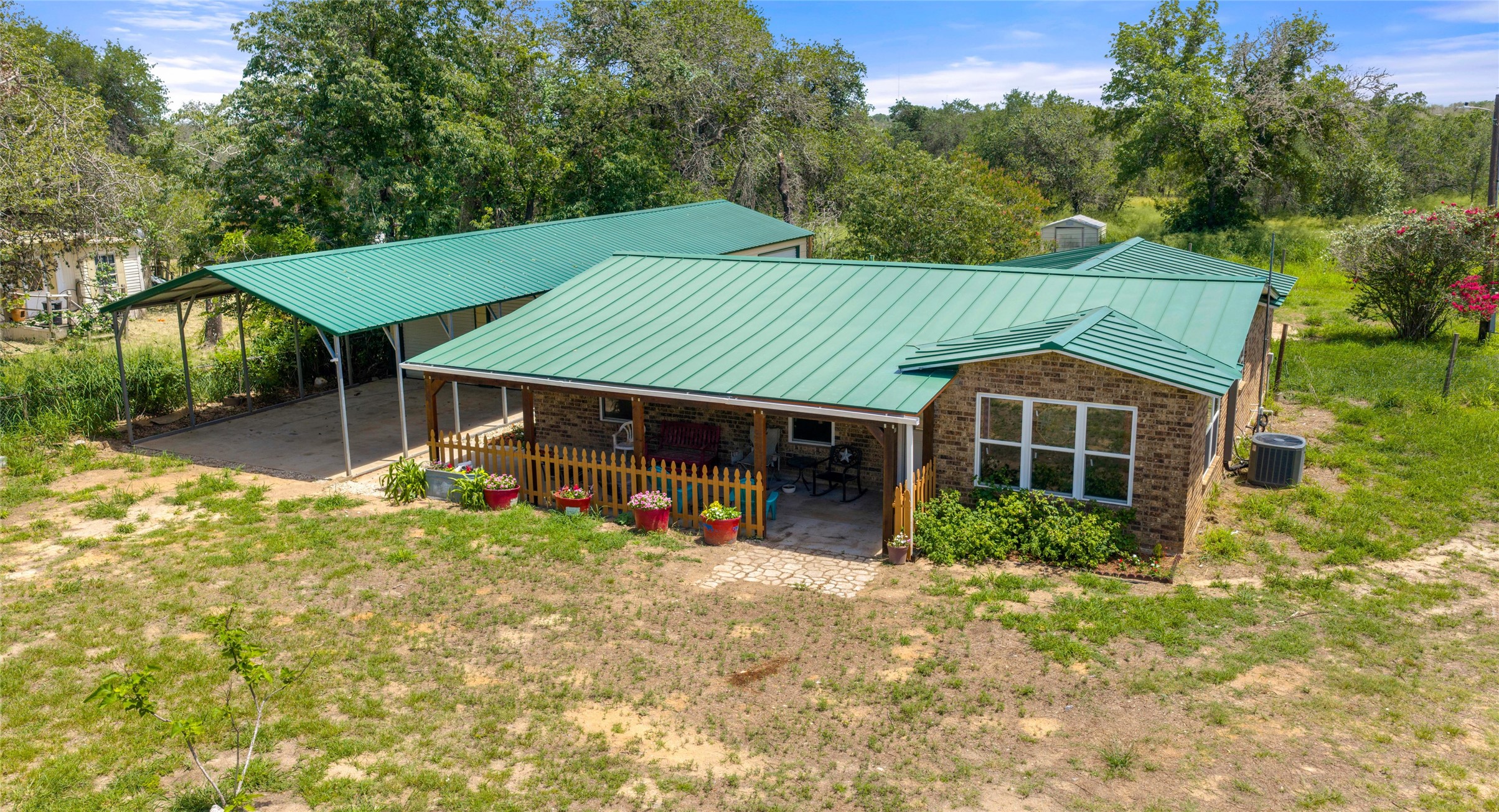 main property photo 33
