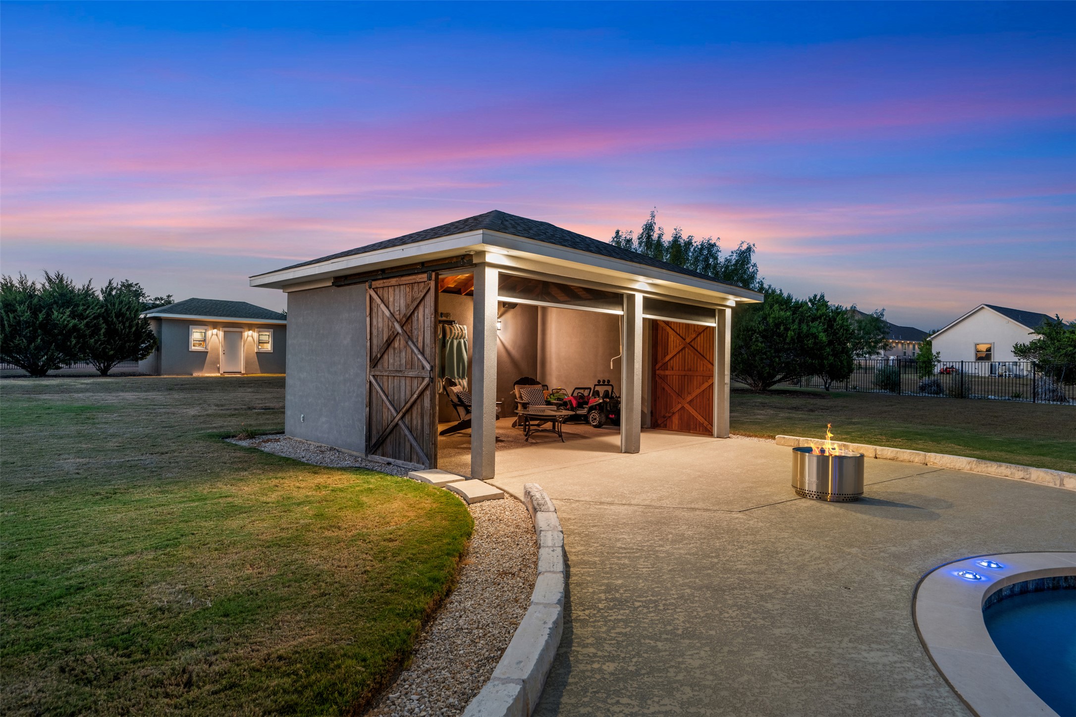 main property photo 33