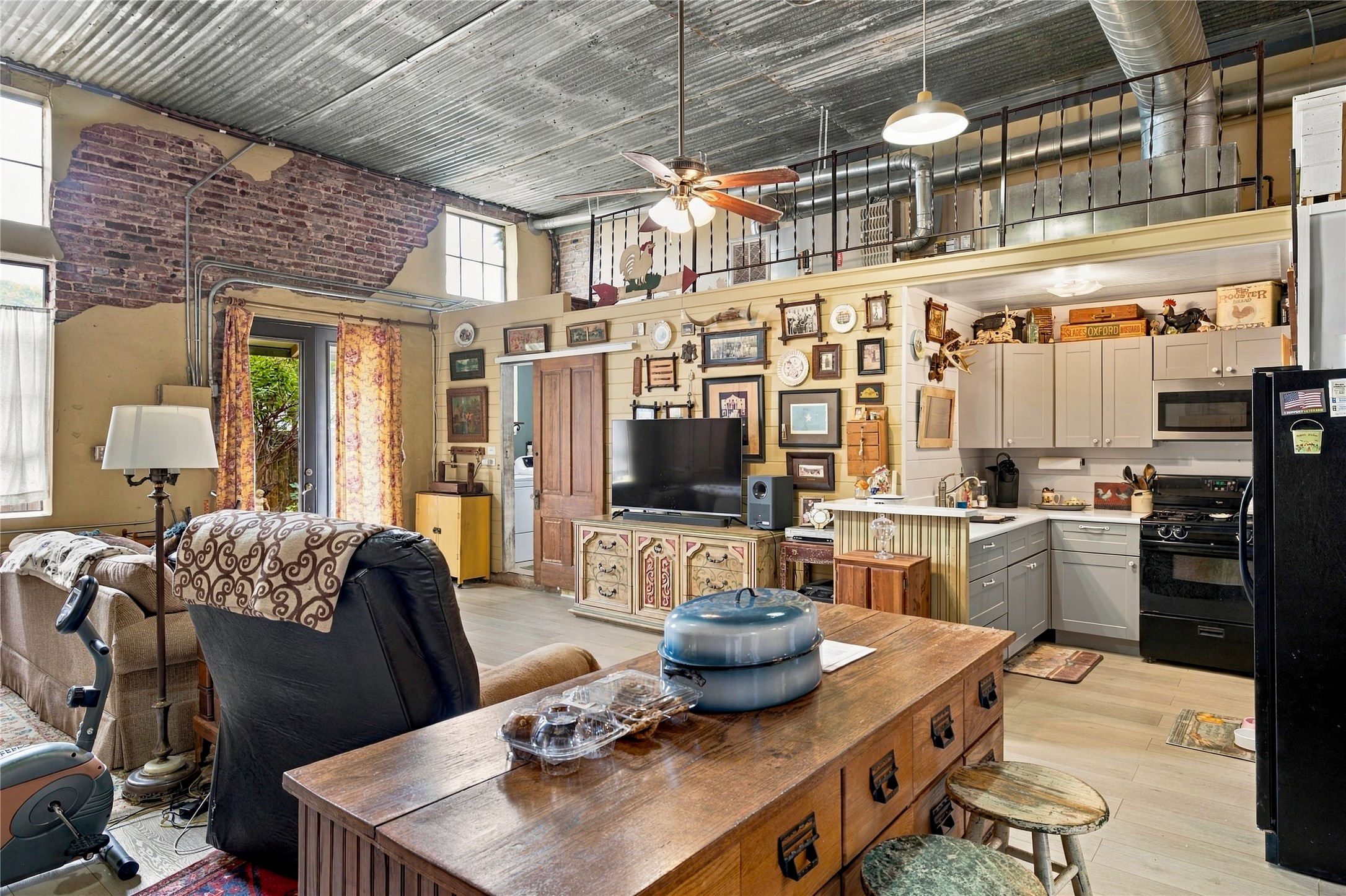 main property photo 18