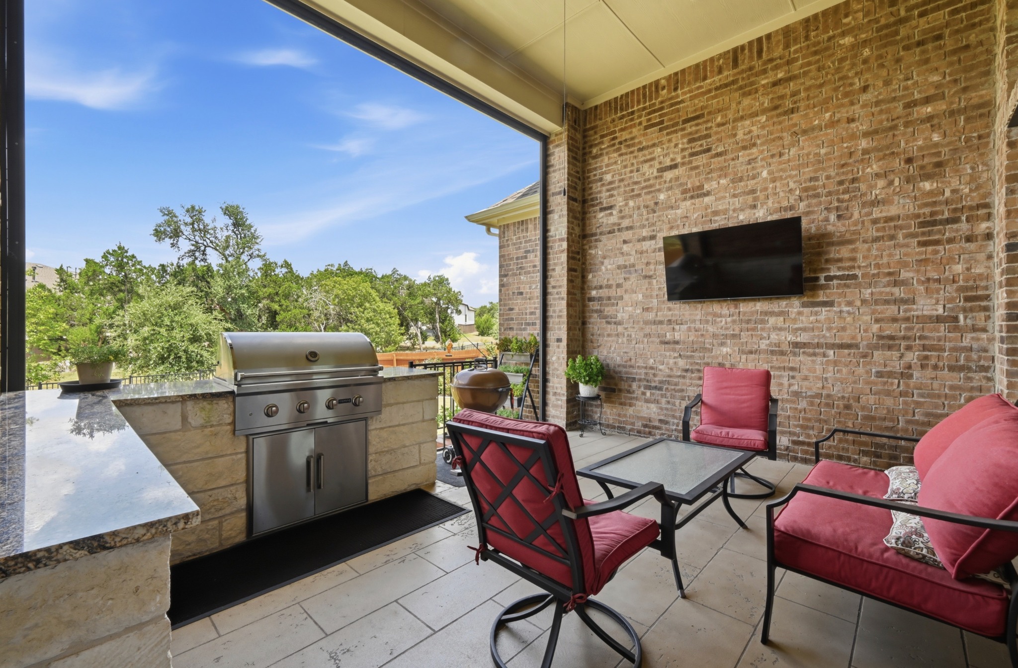 main property photo 31