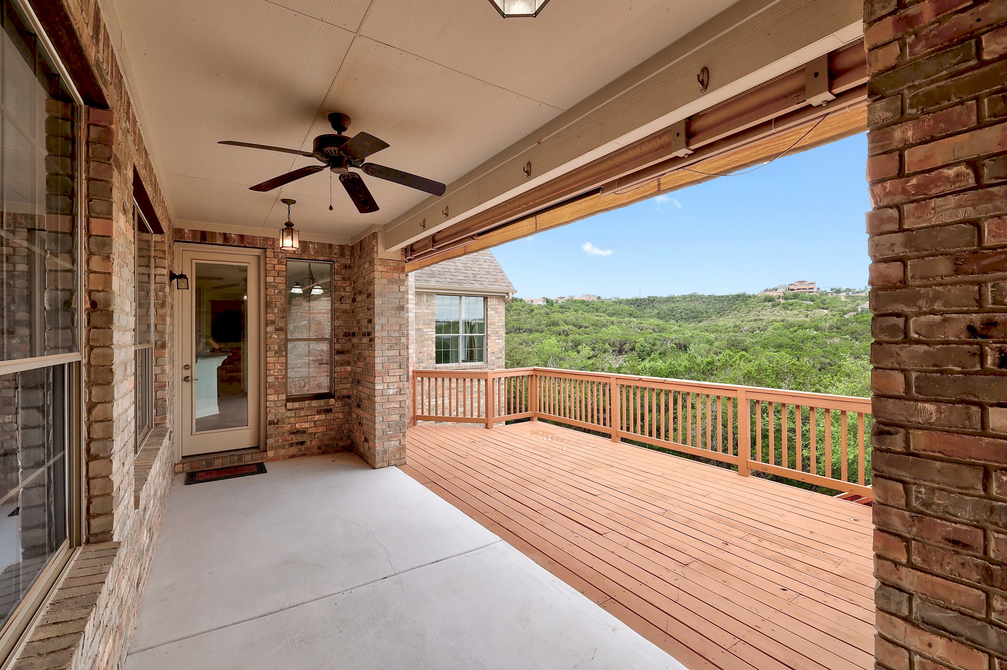 main property photo 28