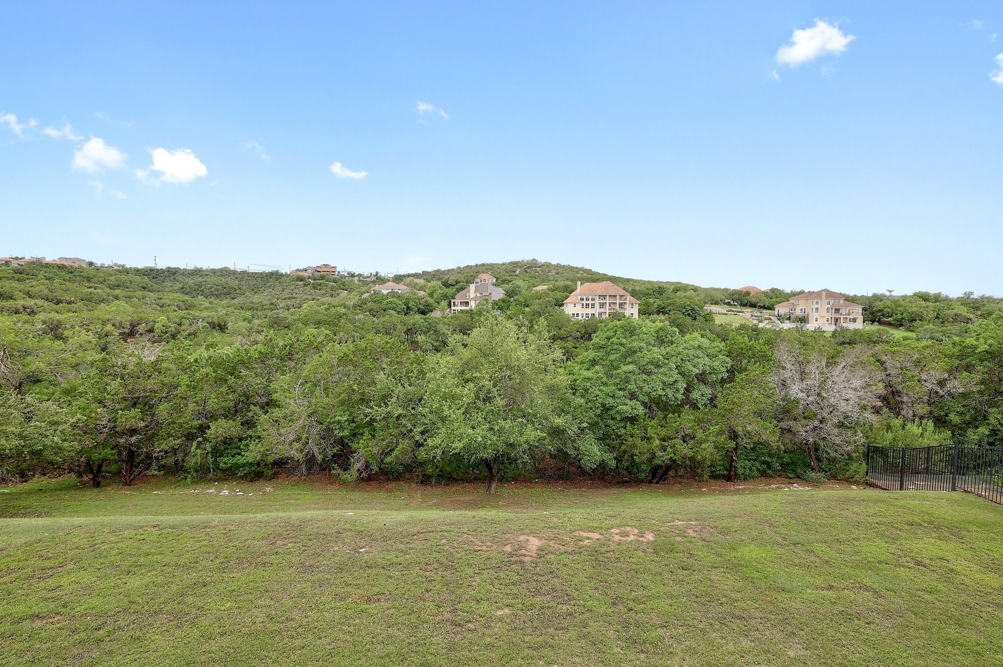 main property photo 30