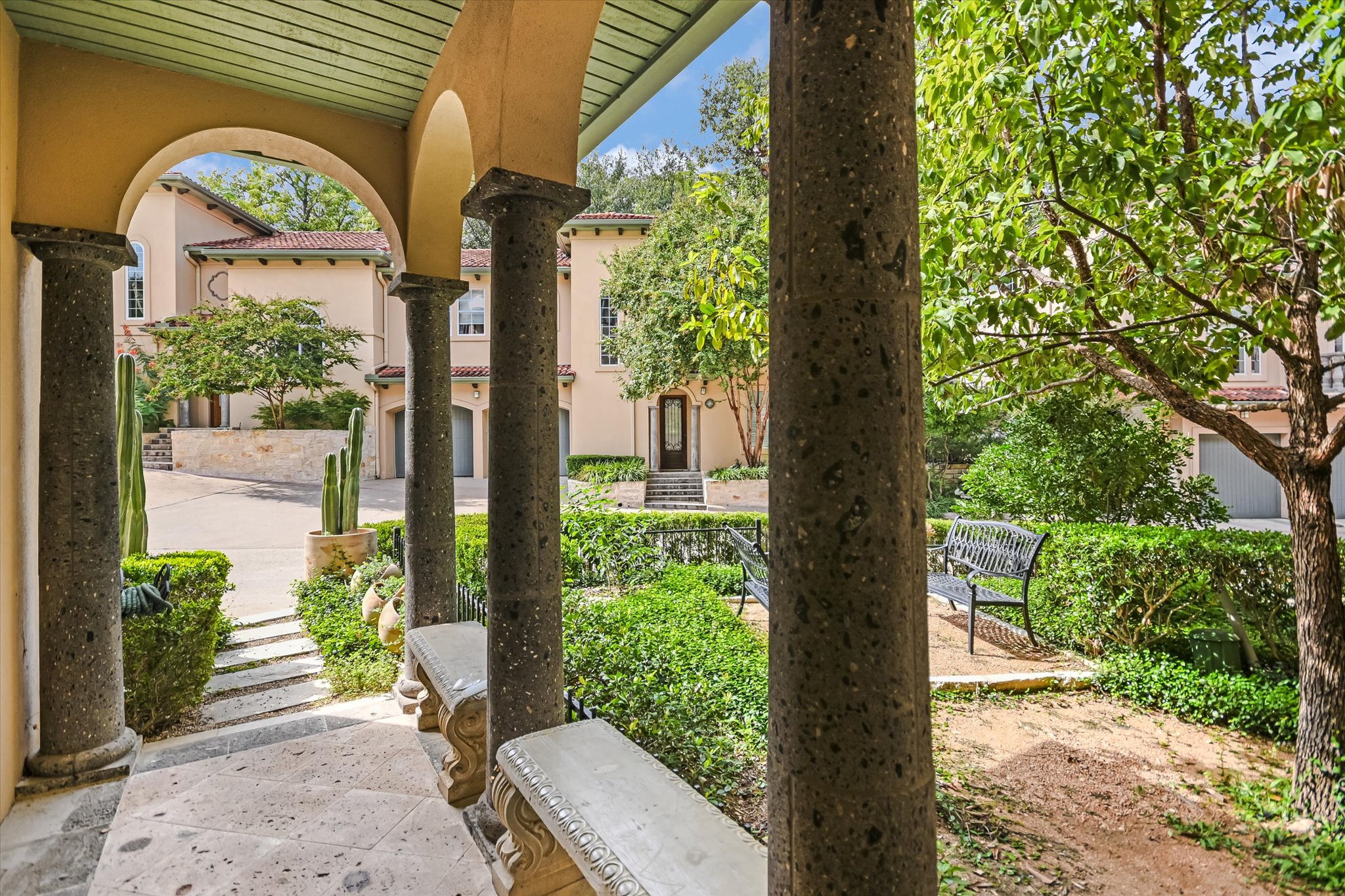 main property photo 20