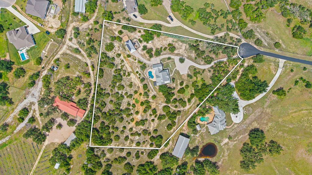 main property photo 28