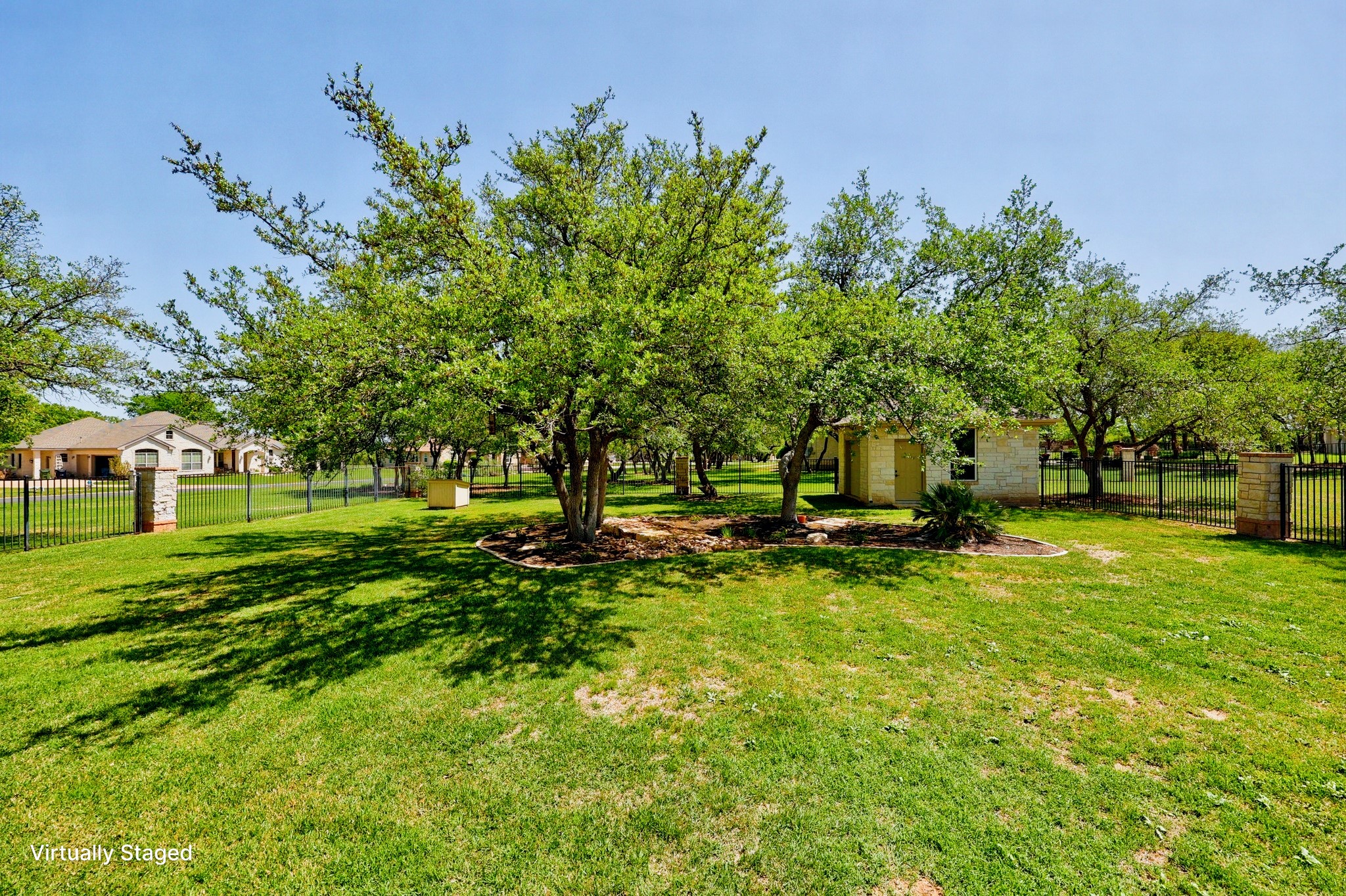 main property photo 26