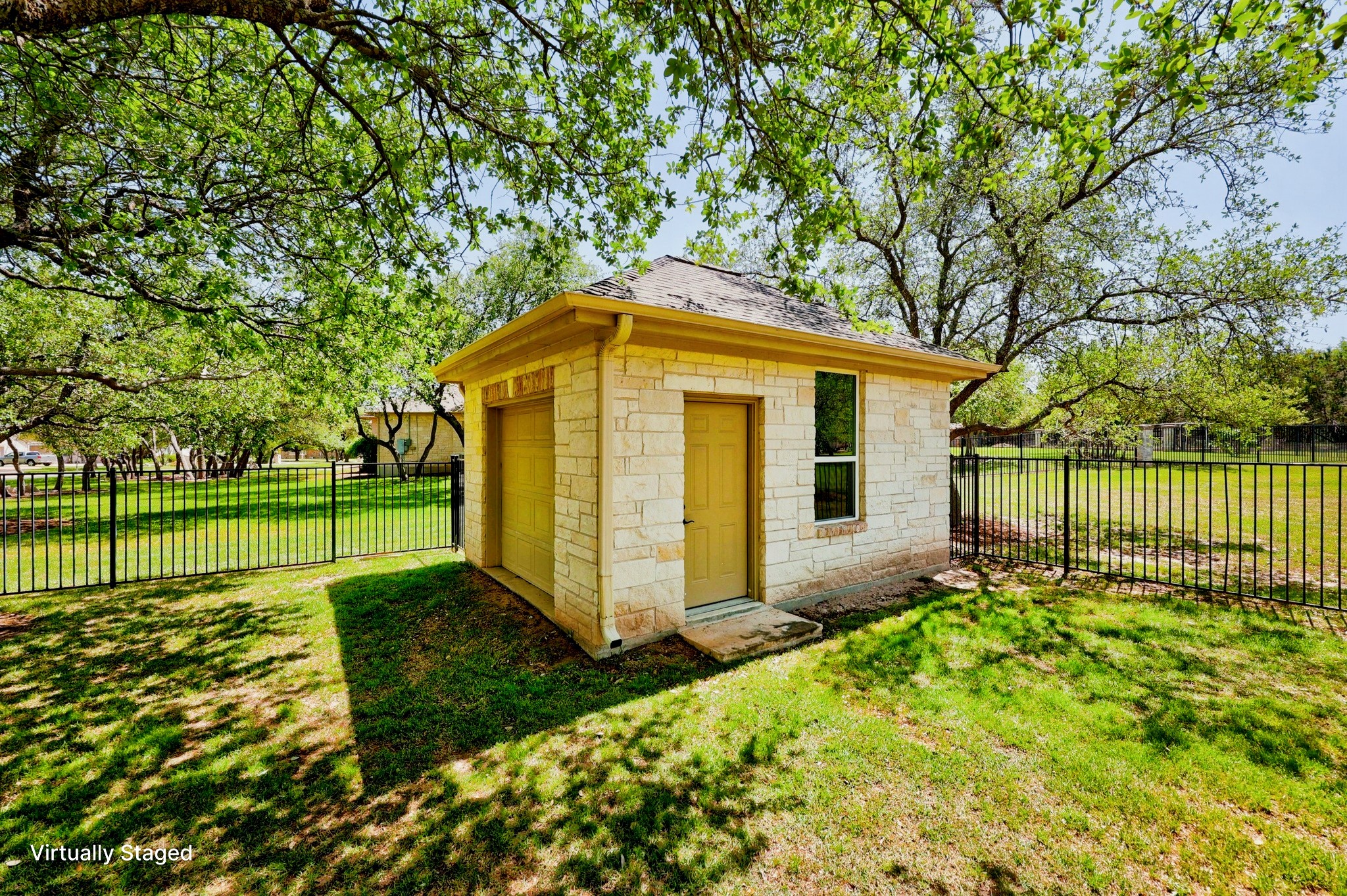 main property photo 28
