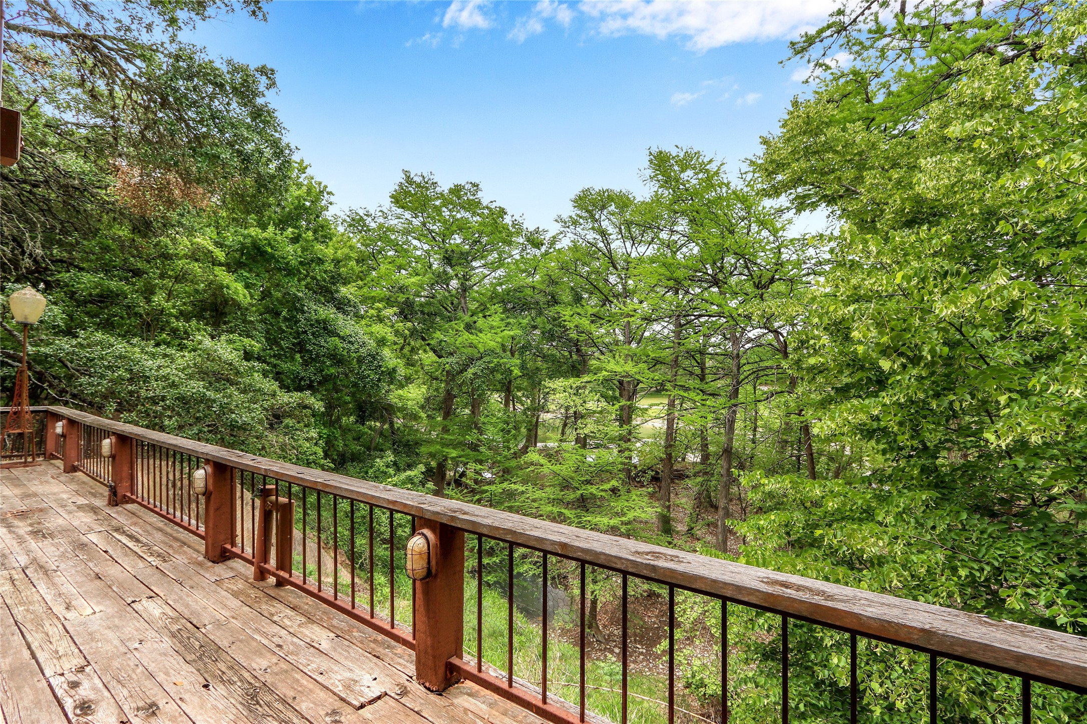 main property photo 30