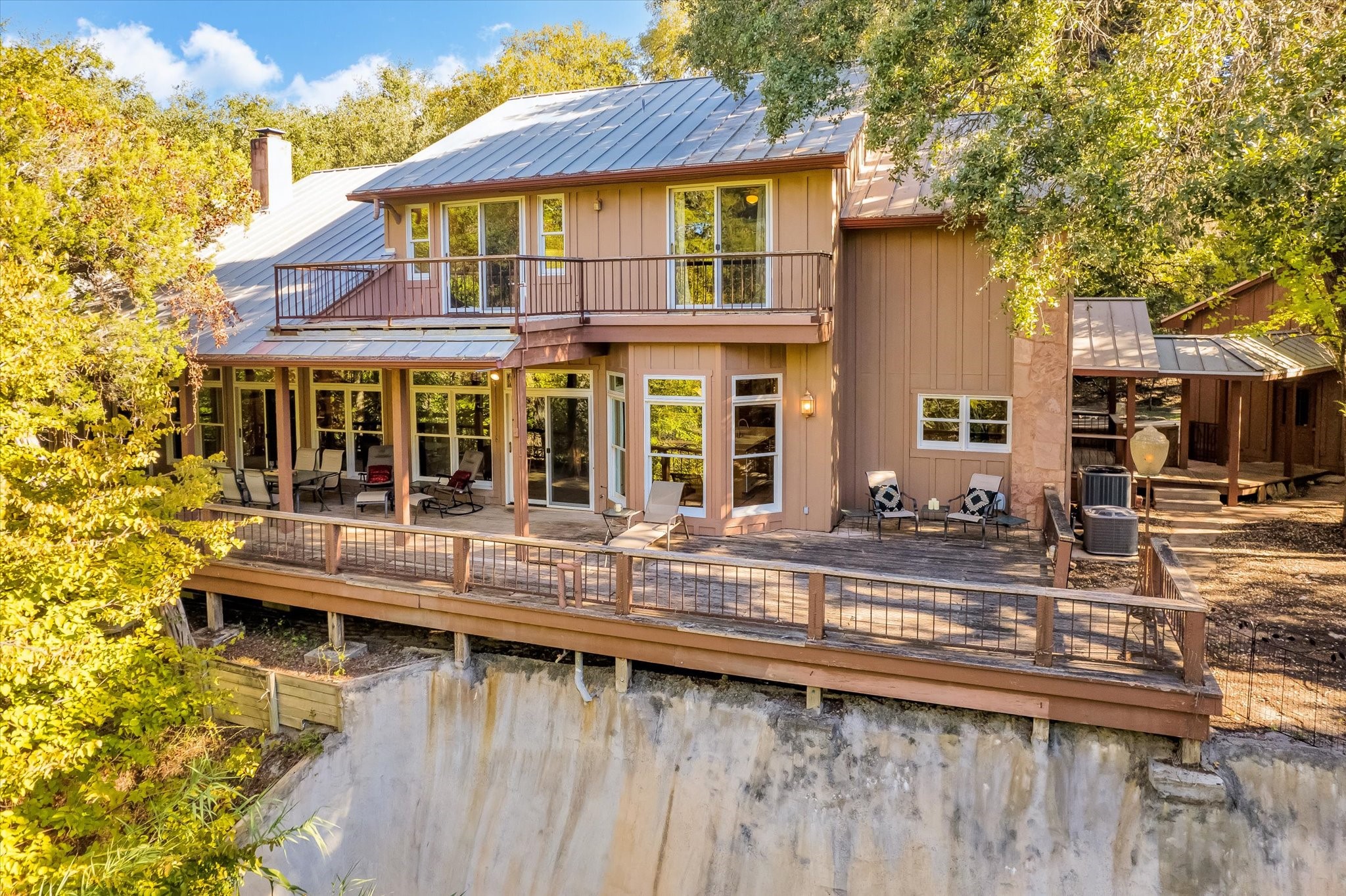 main property photo 35