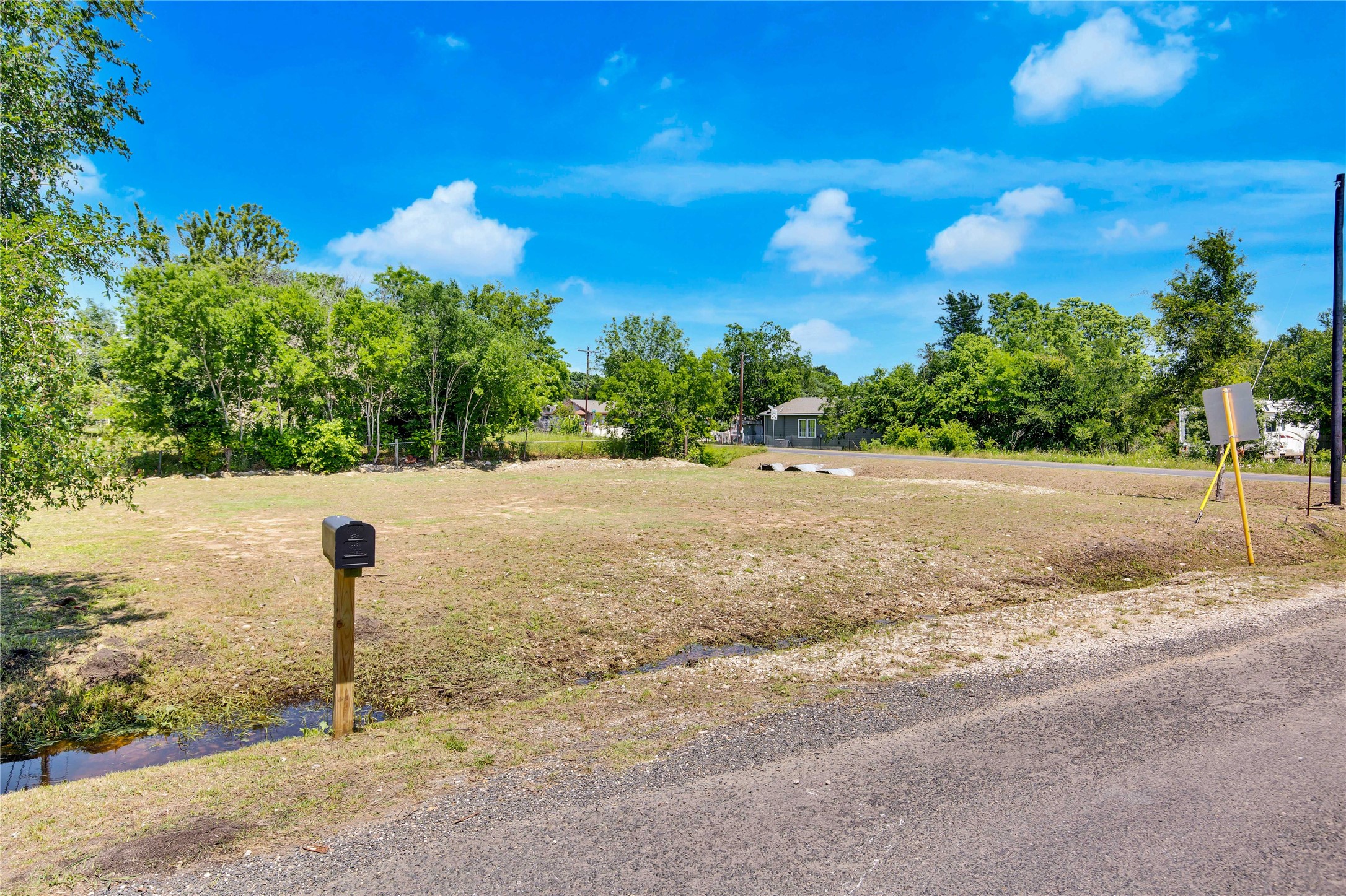 main property photo 13