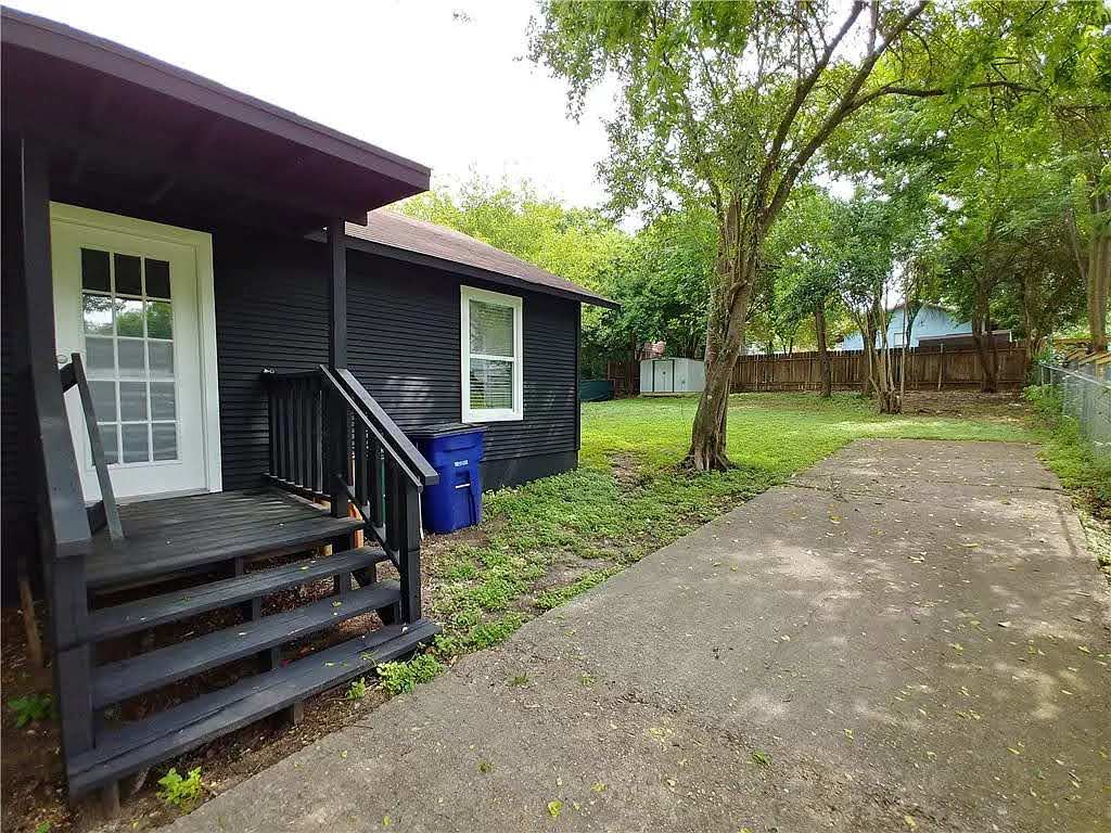 main property photo 15
