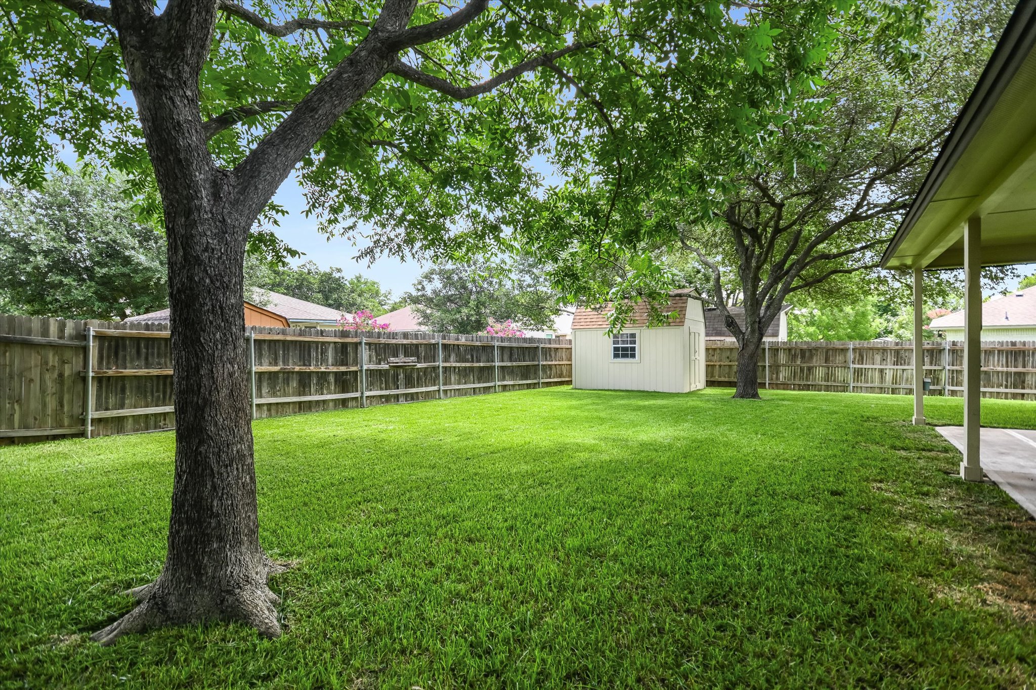 main property photo 23
