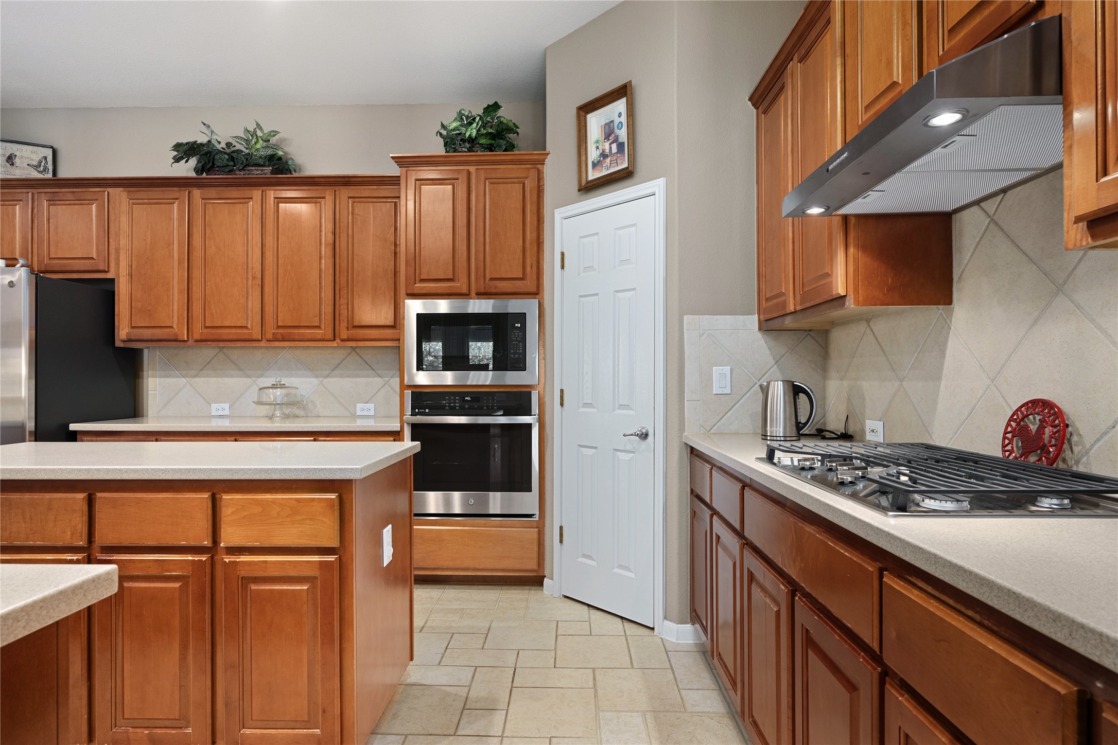 main property photo 15
