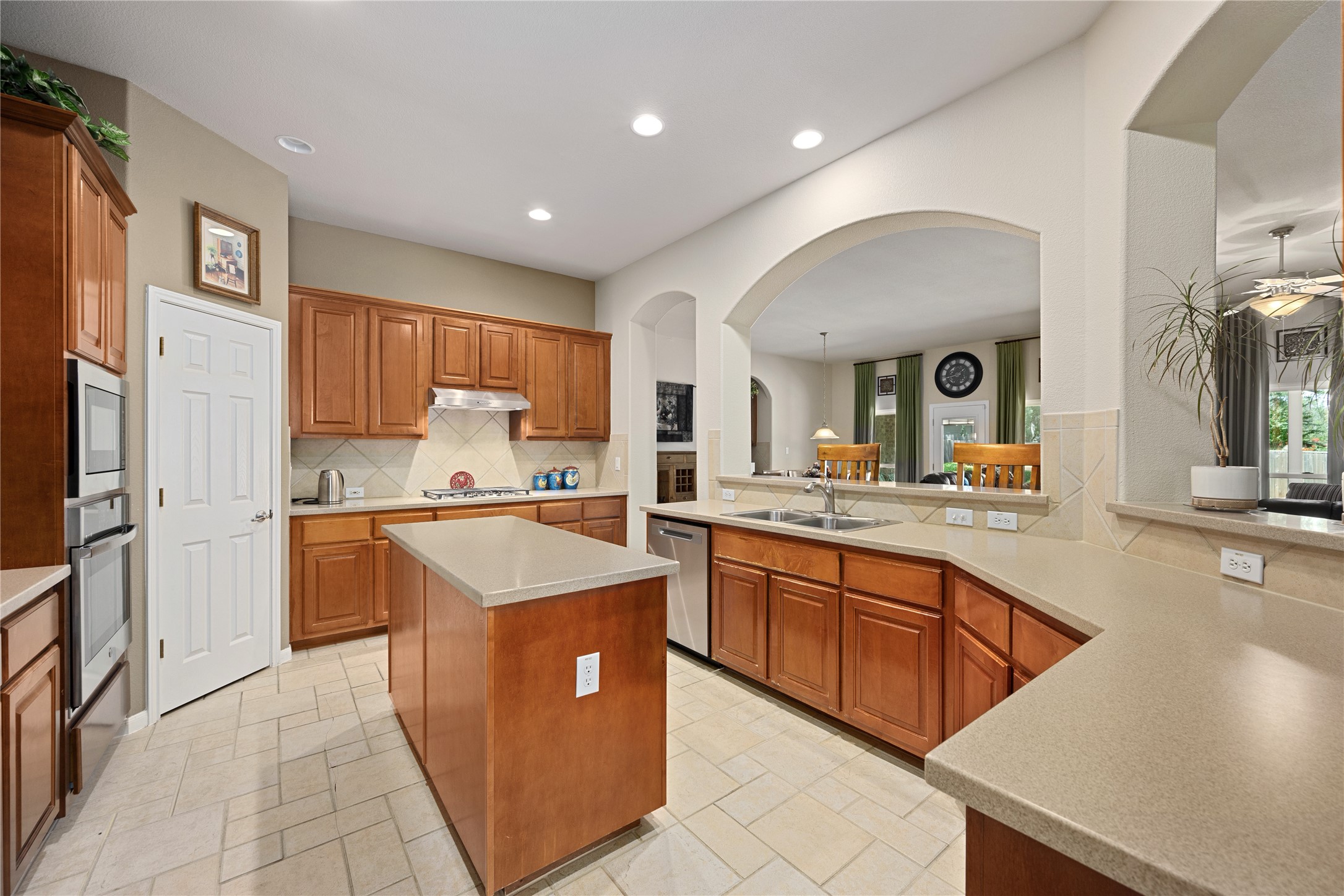main property photo 17