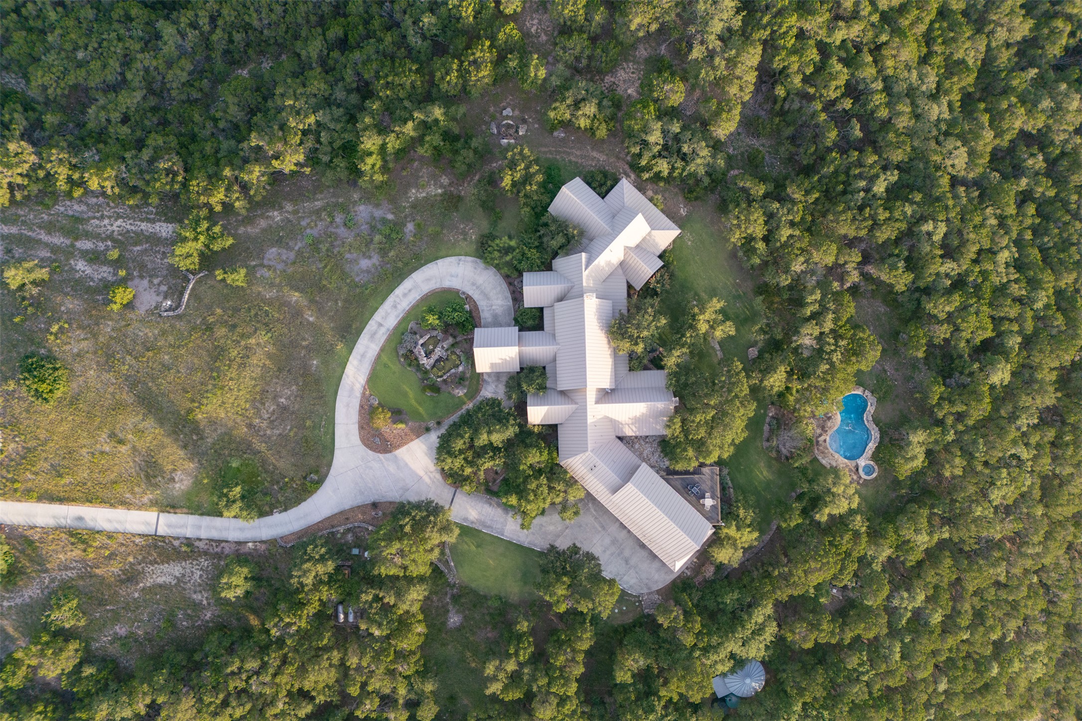 main property photo 22