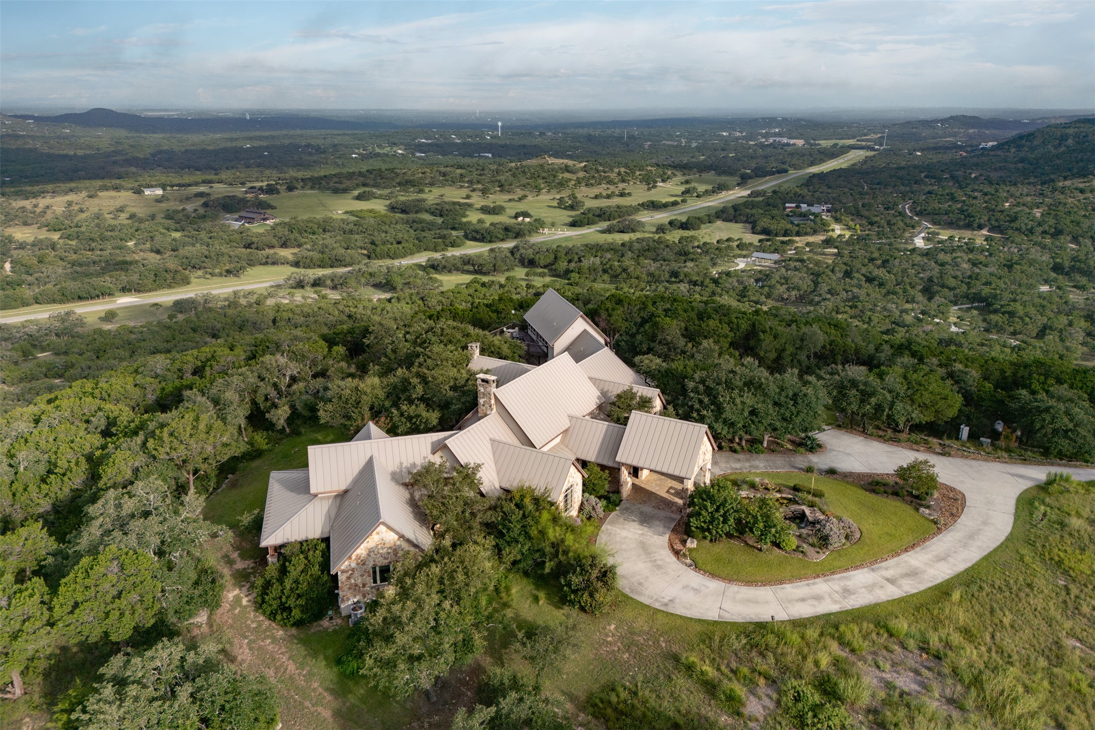 main property photo 3